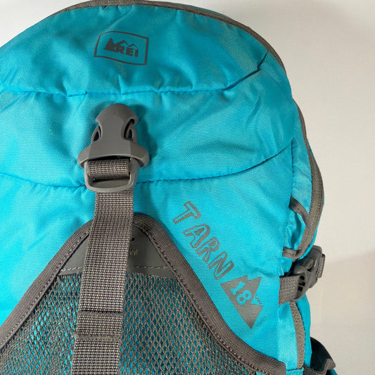 REI Co-op Tarn 18 Youth Hiking Daypack Backpack 18L Teal Blue