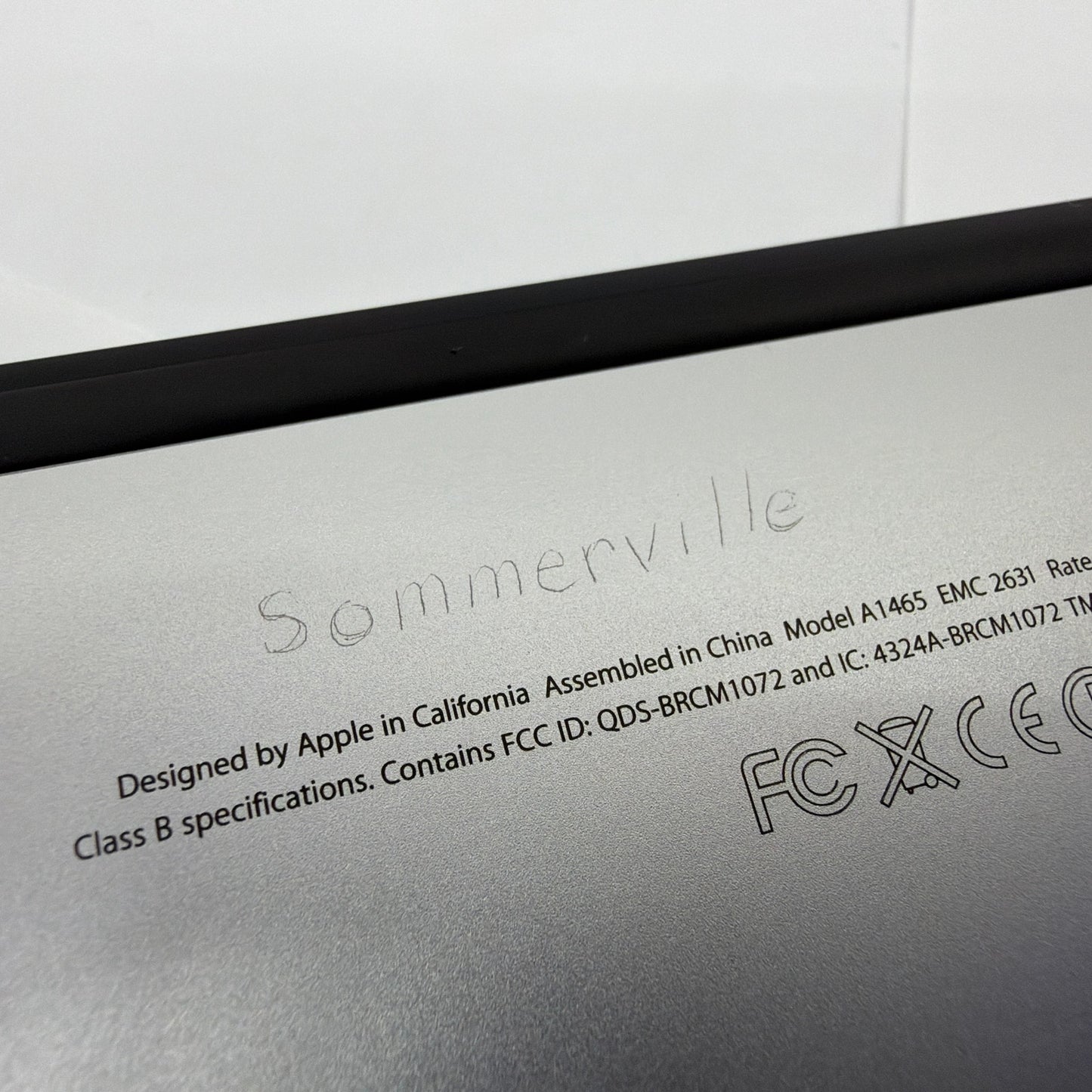 Apple MacBook Air 11-inch A1465 EMC 2631 Silver For Parts No Power