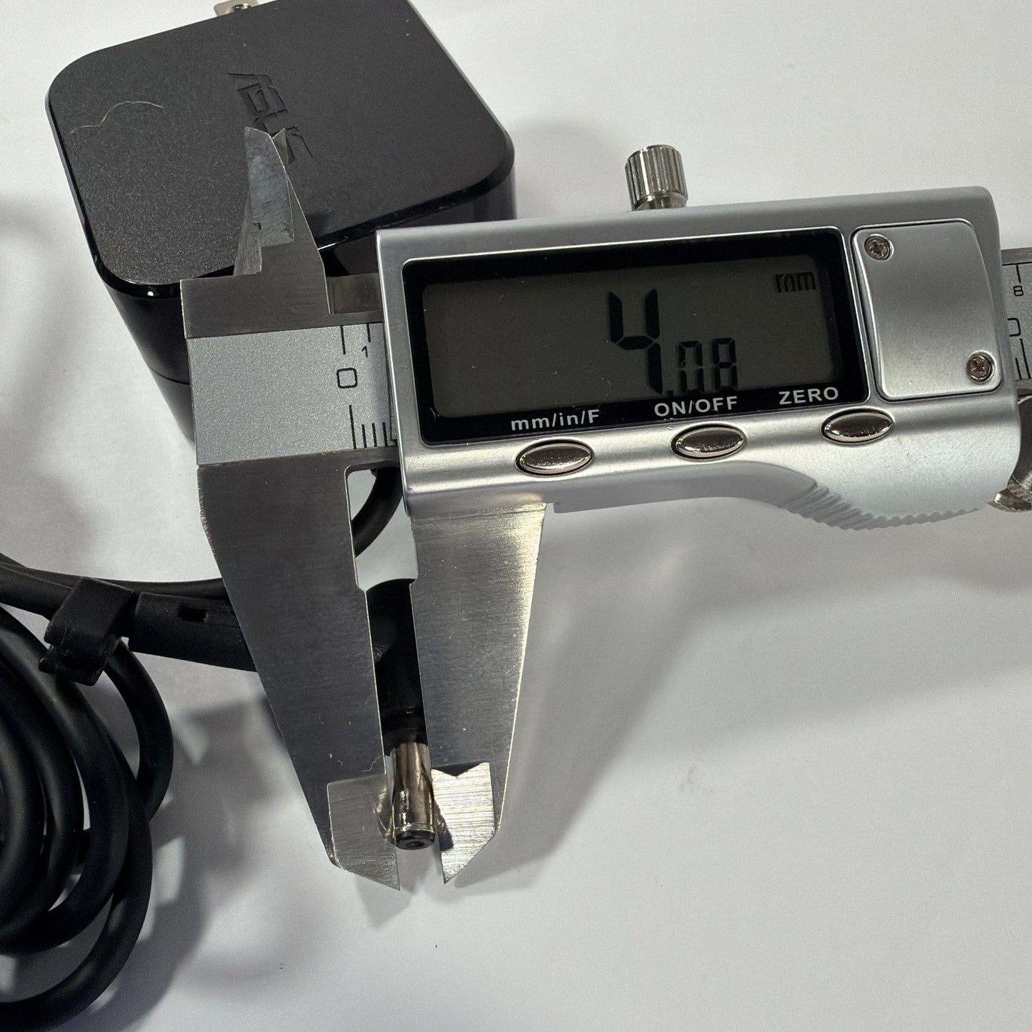 ASUS AC Adapter Charger AD2088320 19V 1.75A 33W Barrel Tip