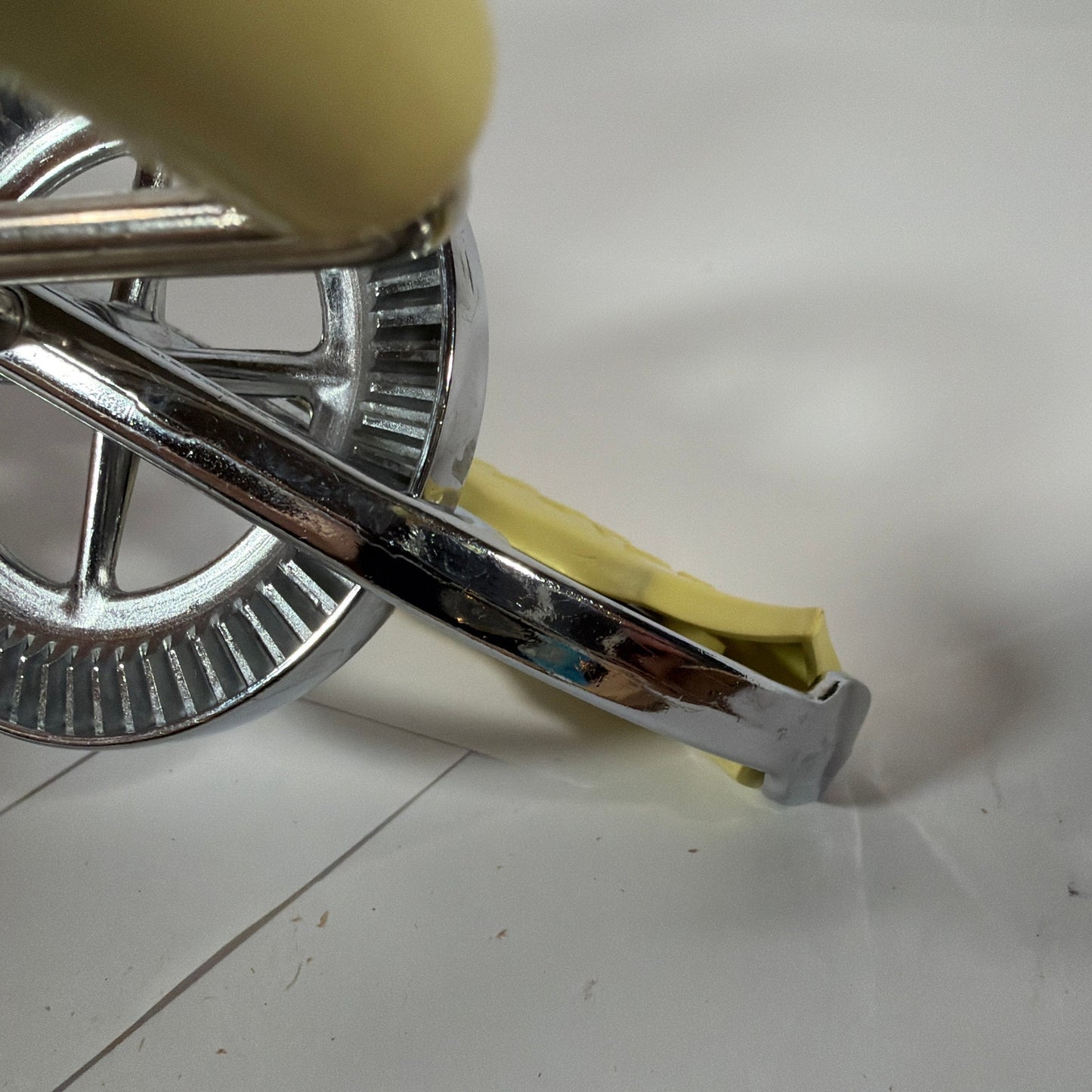 Maynard Manual Hand Crank Egg Beater Mixer Yellow Handle Chrome Cracked Handle