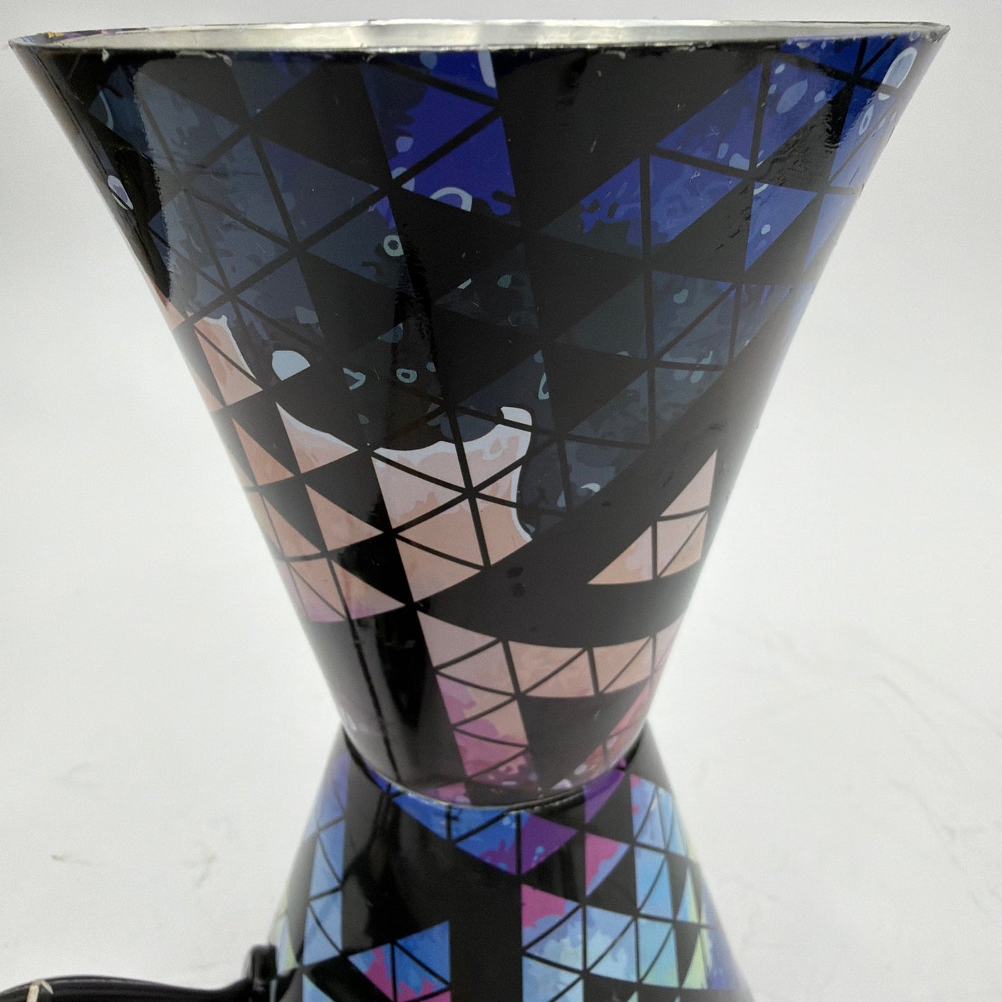 Motion and Glitter Lamp Model 4283 Geometric Triangle Pattern 120V 40W