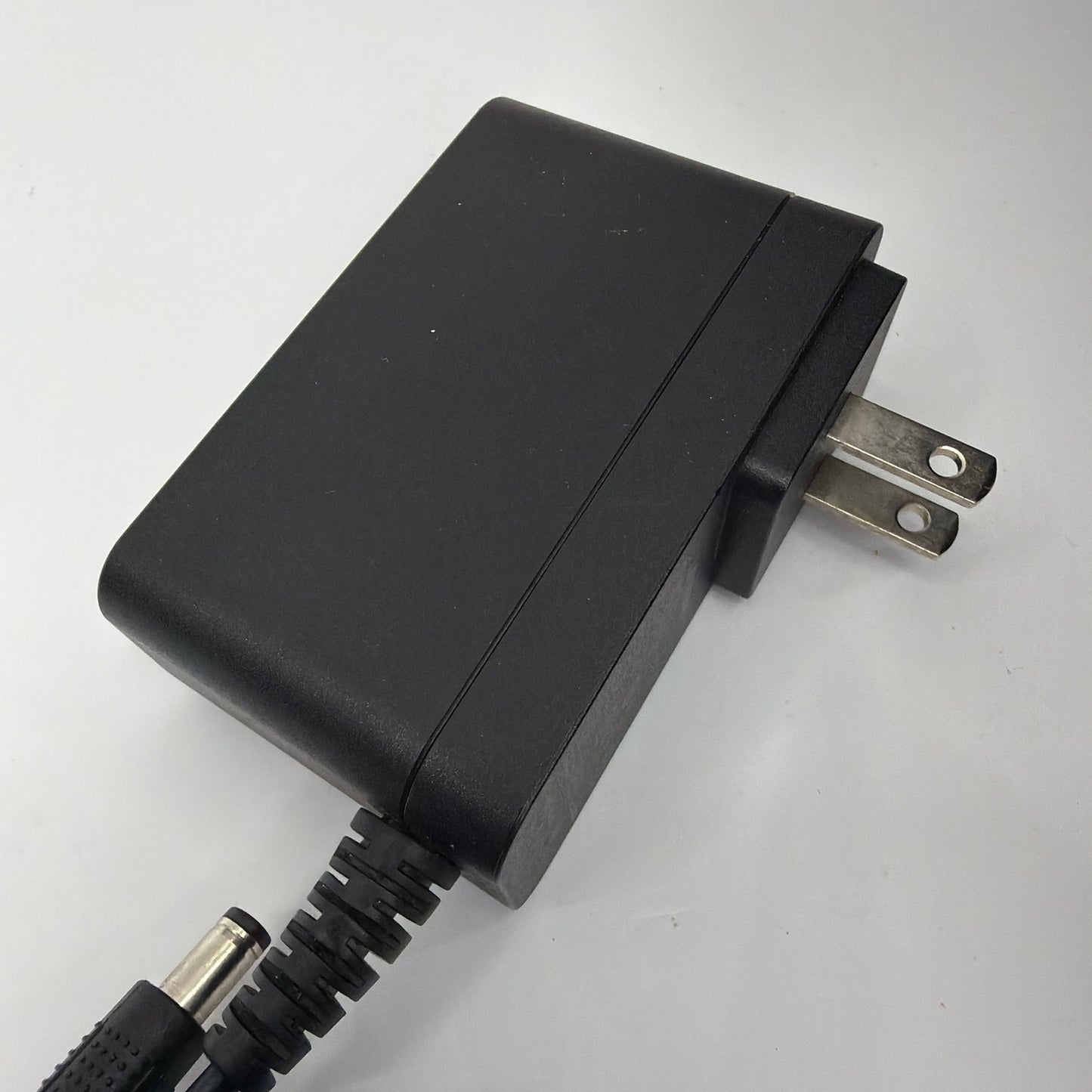 Bose AC Adapter Power Supply F12V-1.35C-DC 12V 1.35A
