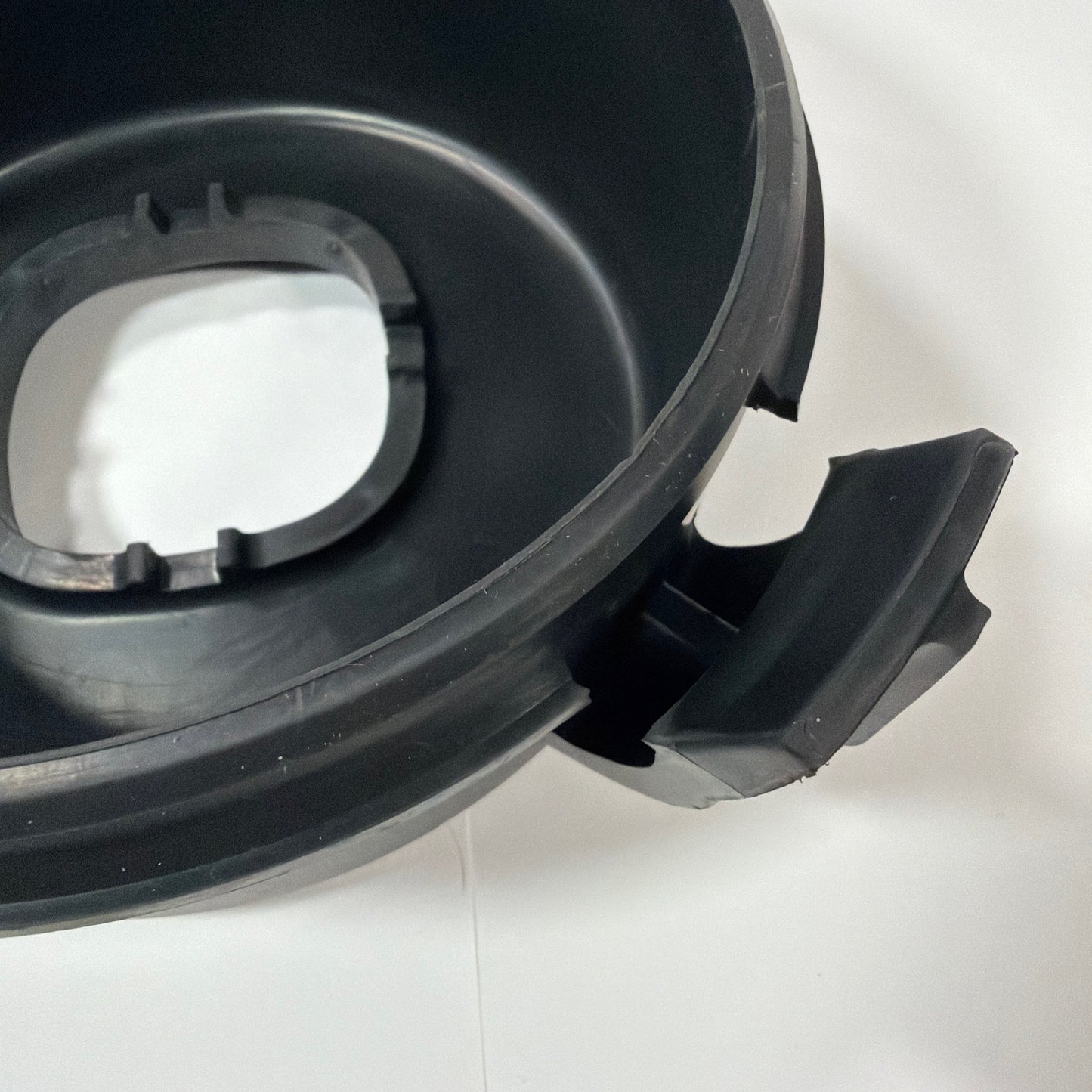 Vitamix 64 oz Container Lid Black No Center Plug Stopper
