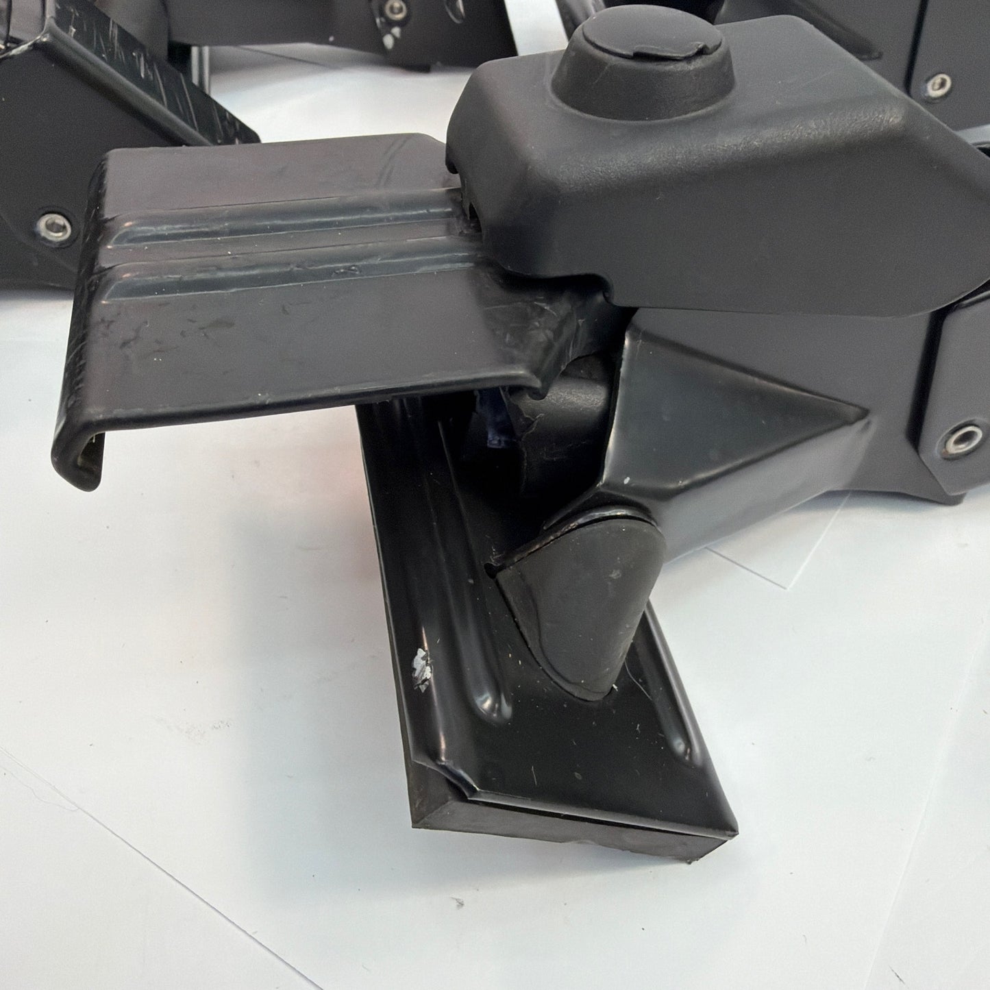 Thule Sweden Rain Gutter Roof Rack Towers Set of 4 Black