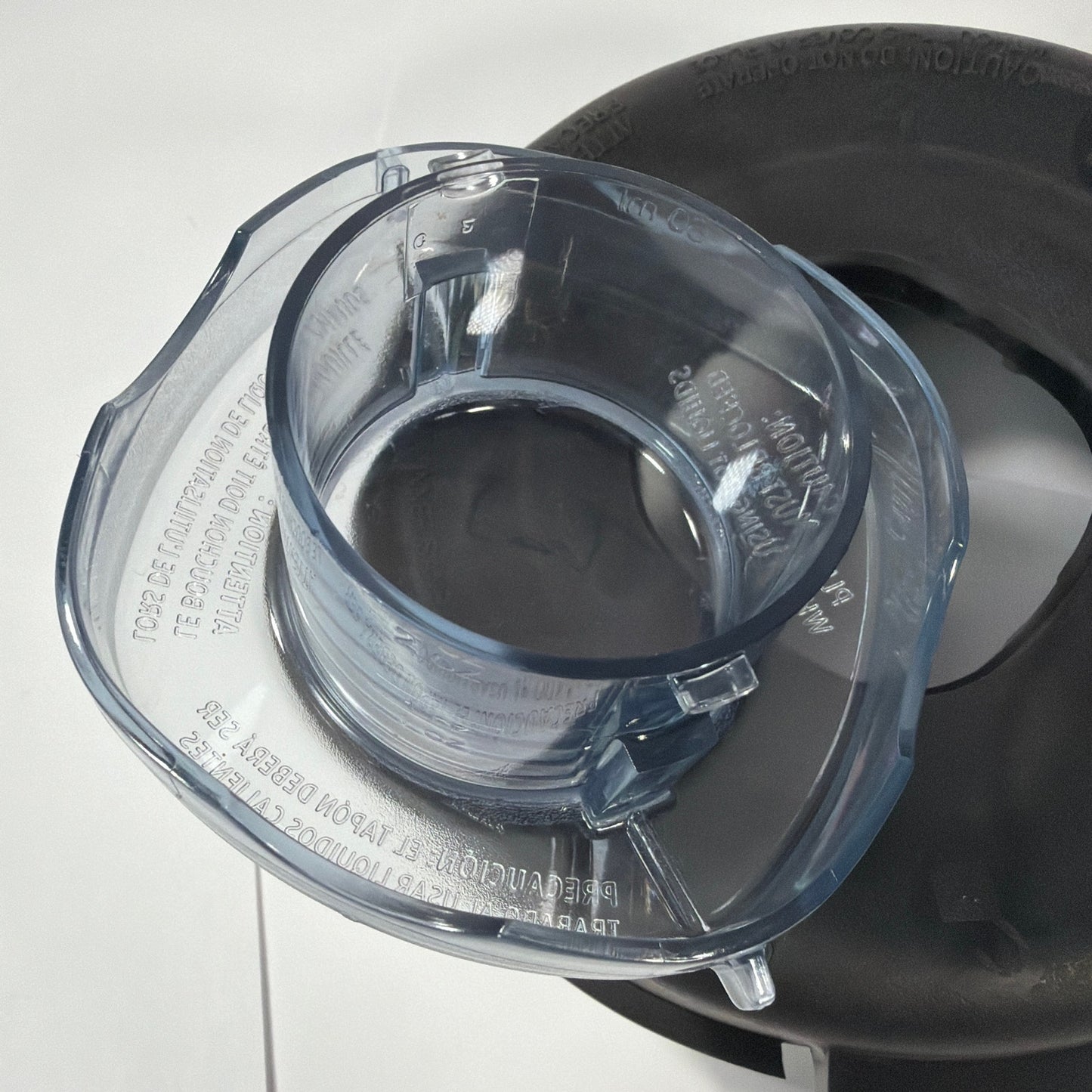 Vitamix OEM 2-Piece Lid and Plug Cap for 64 oz Container 60865 108300
