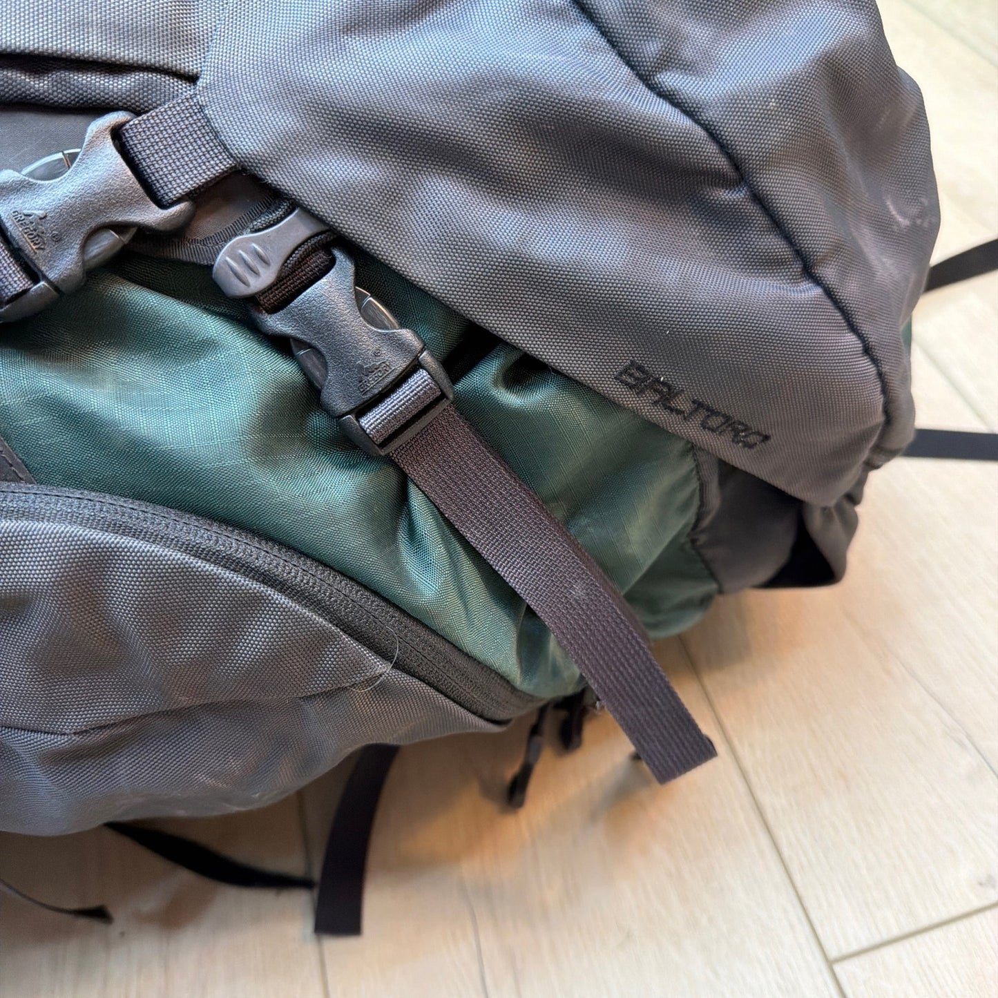 Gregory Baltoro 65L Hiking Backpack Size M Green Gray