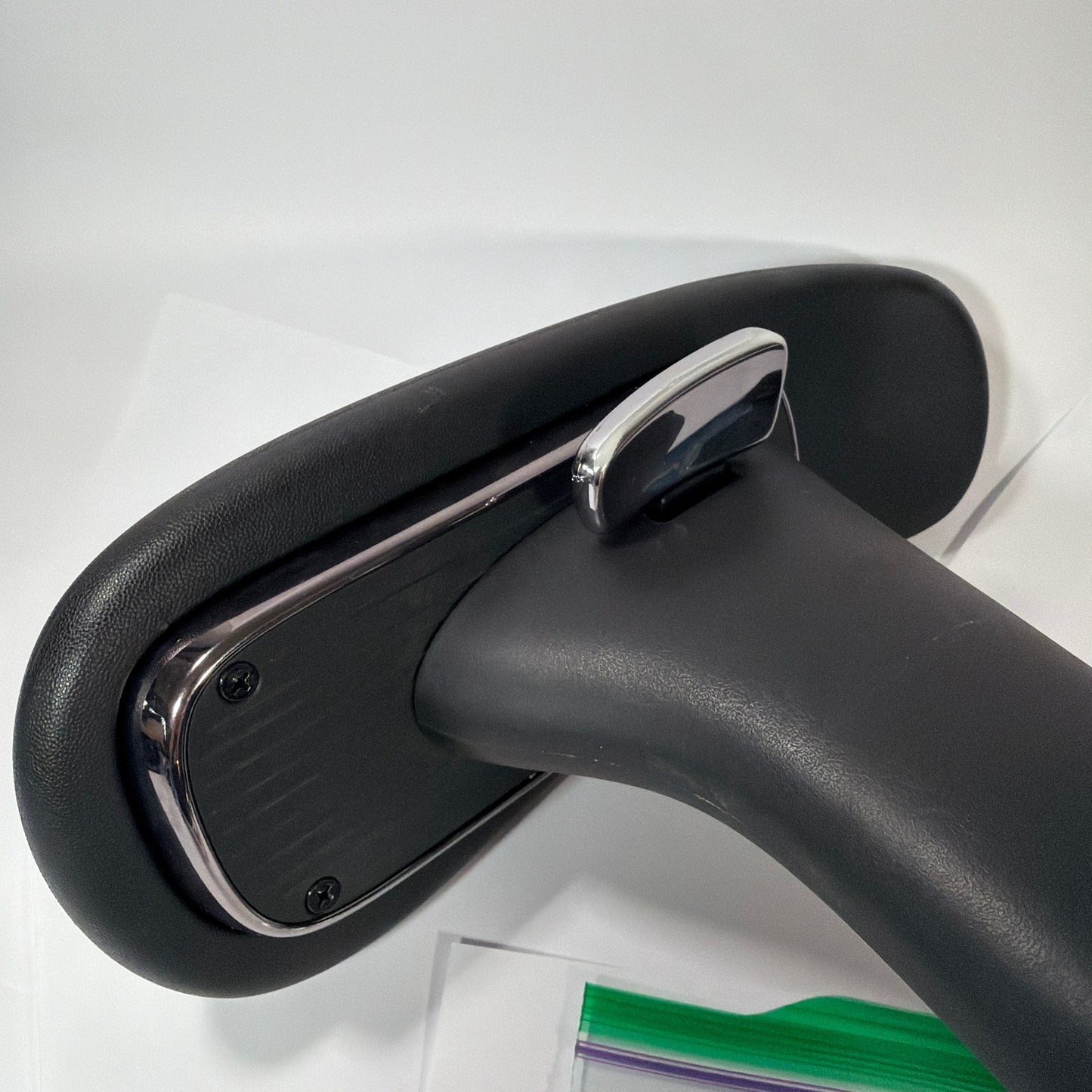 Colamy 5188 OEM Right Armrest Replacement Black With Mounting Screws