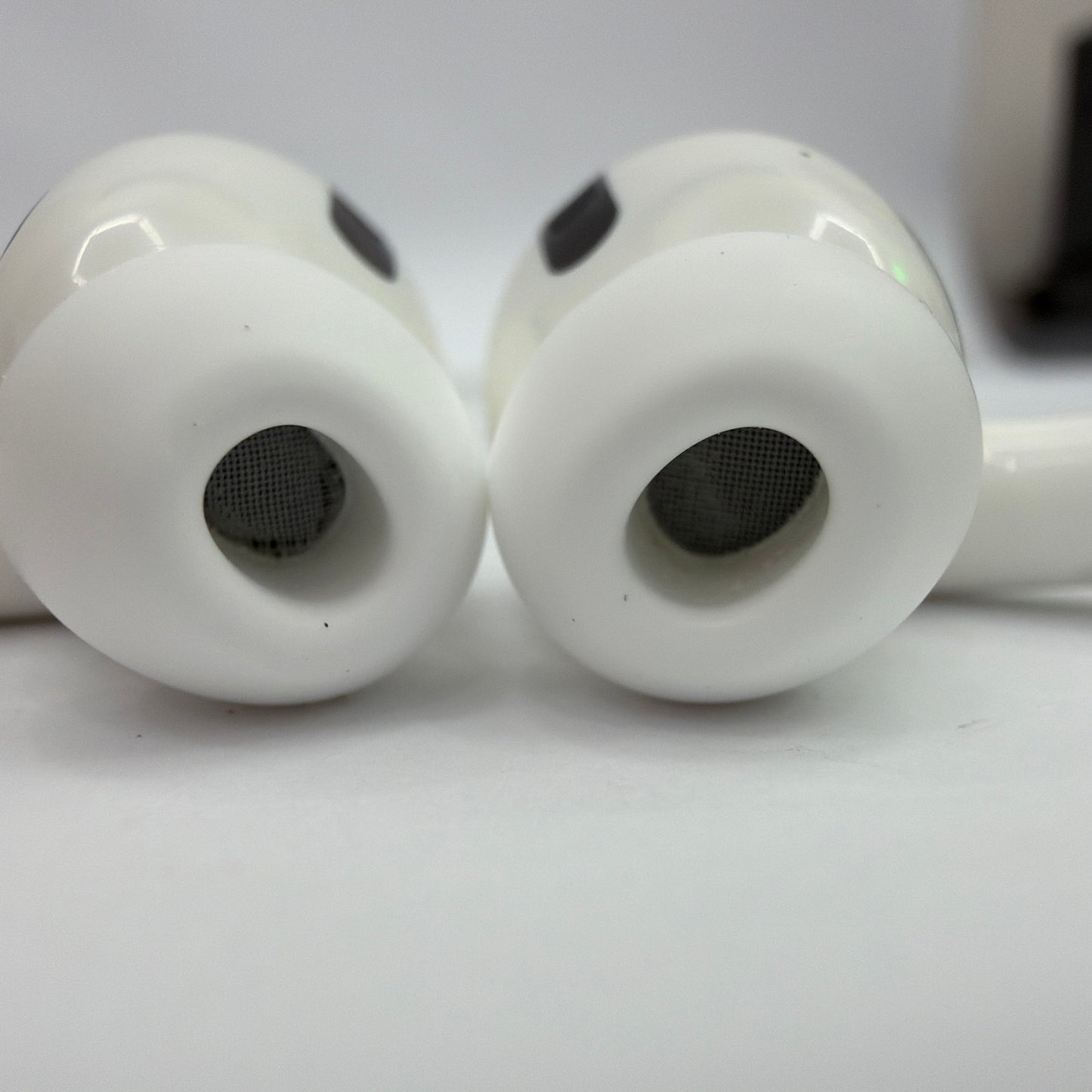 Apple AirPods Pro (1st Gen) A2190 w/ Case & Tips - Right ANC Fault - For Parts