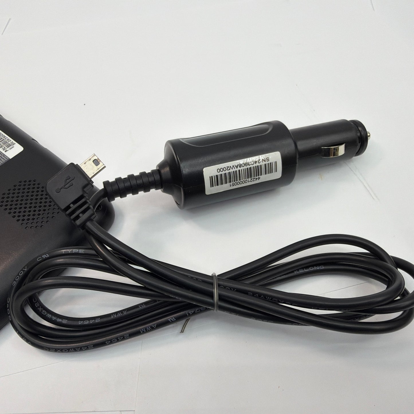 Magellan RoadMate 5230T-LM 5" Touchscreen GPS Navigator with Car Charger