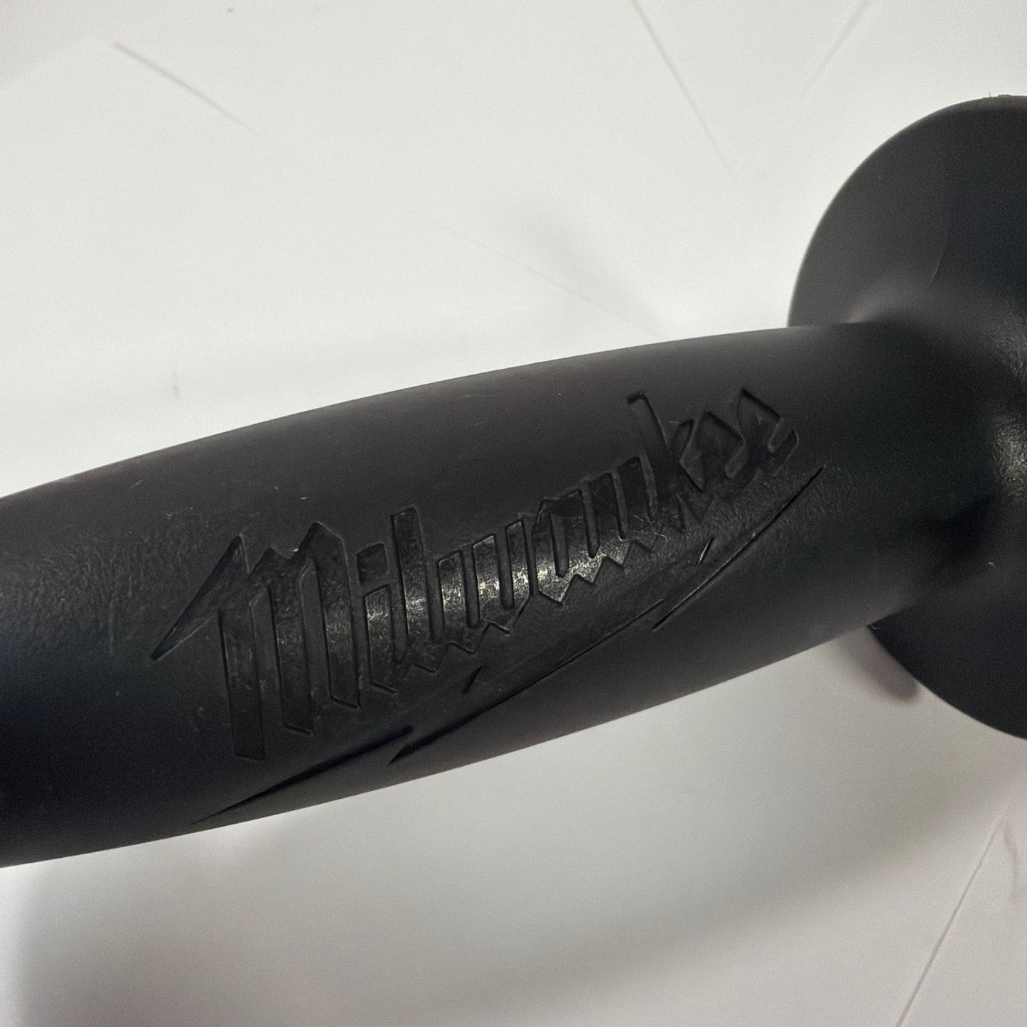 Milwaukee 516067 Adjustable Auxiliary Side Handle Assembly With Clamp