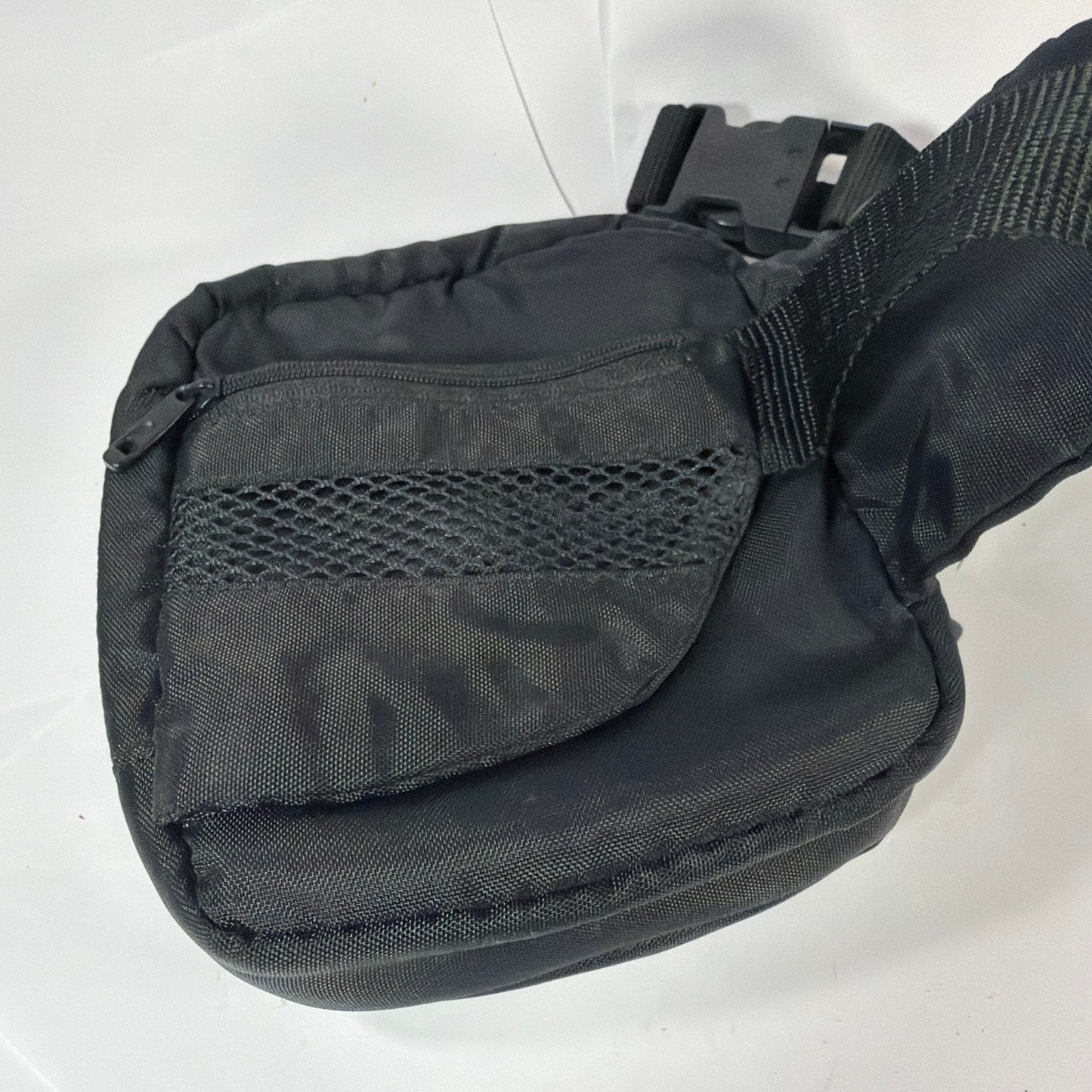 Case Logic Portable CD Player Fanny Pack Waist Bag Black