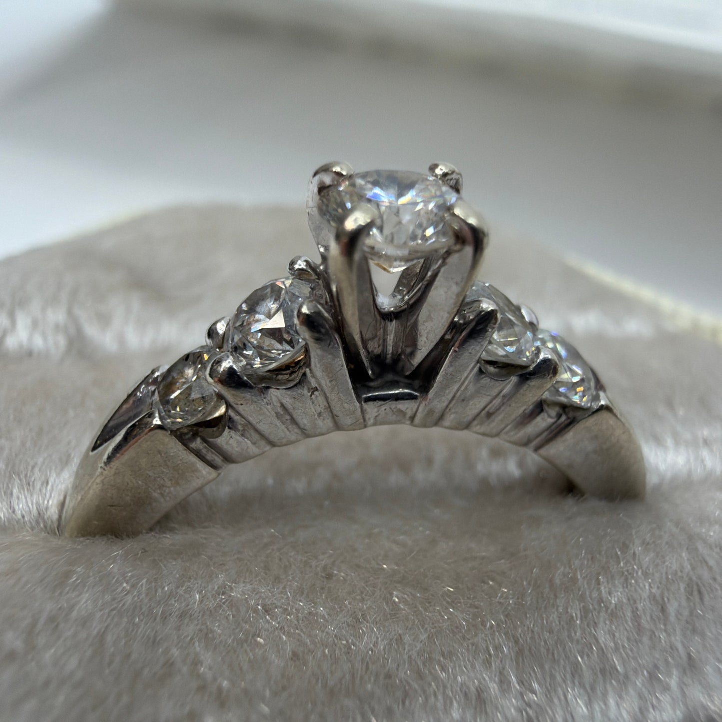 14K White Gold Diamond Ring Size 8 0.30ct Center With Paperwork