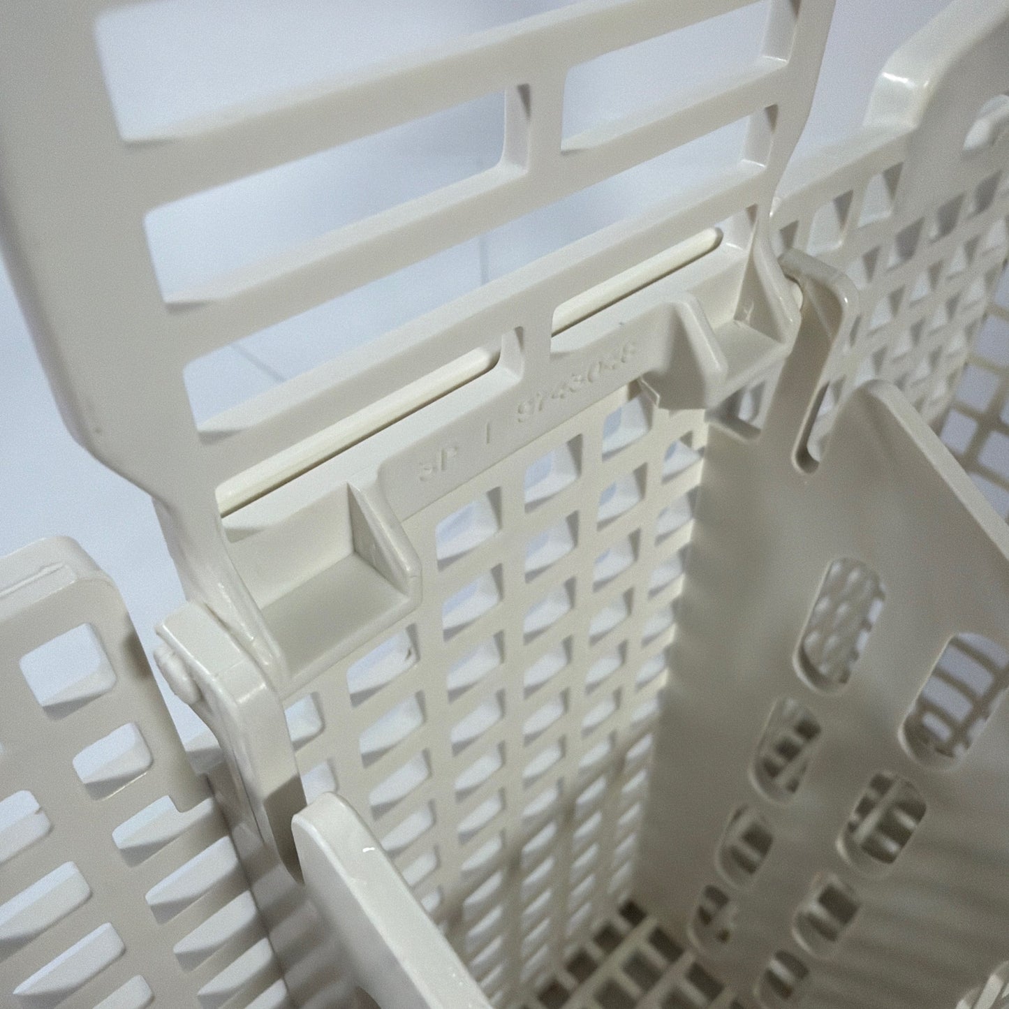Whirlpool KitchenAid Dishwasher Silverware Basket White Part 9743574