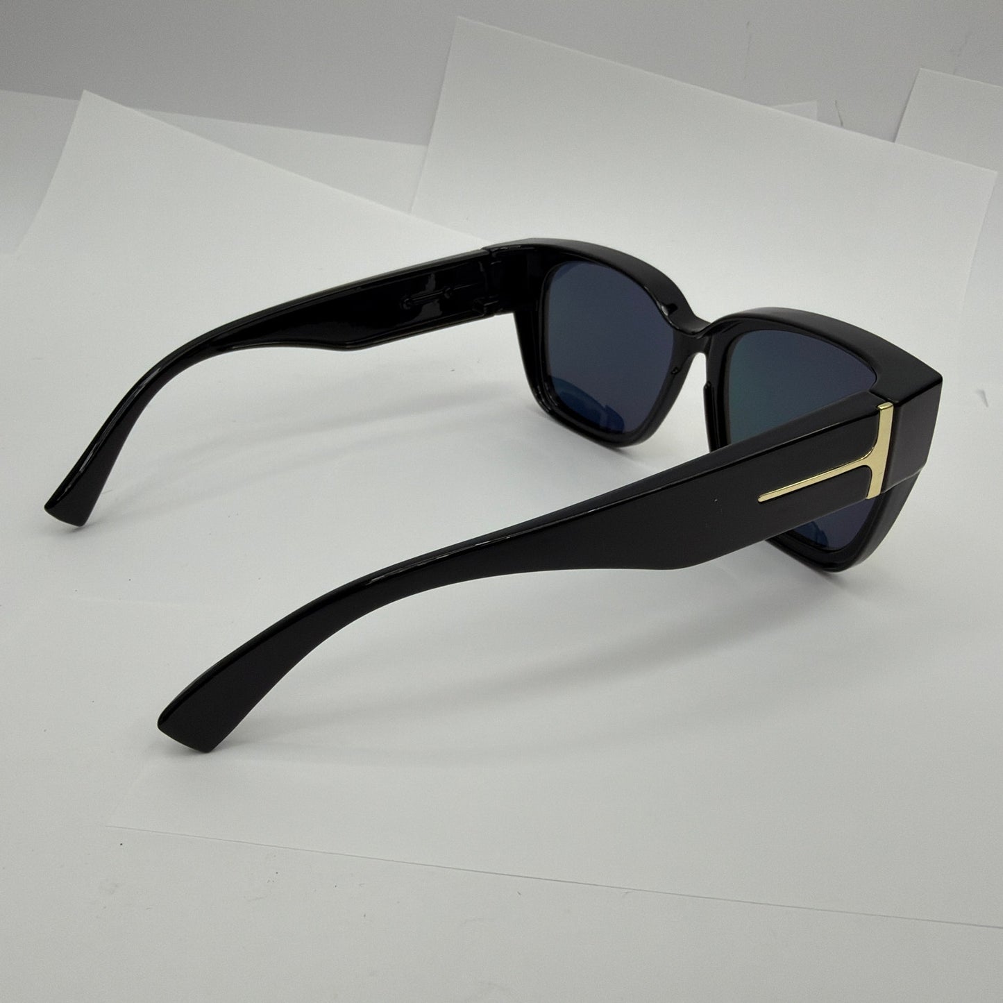 MYLIIA Black Oversized Square Mirrored Sunglasses