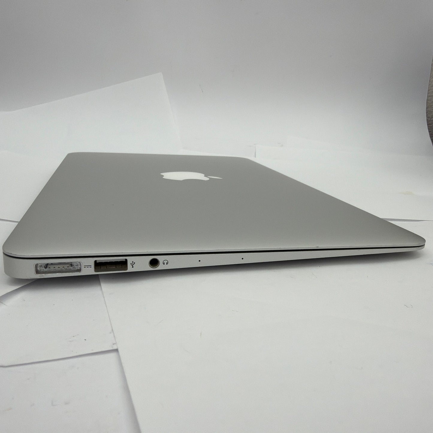 Apple MacBook Air 11-inch A1465 EMC 2631 Silver For Parts No Power