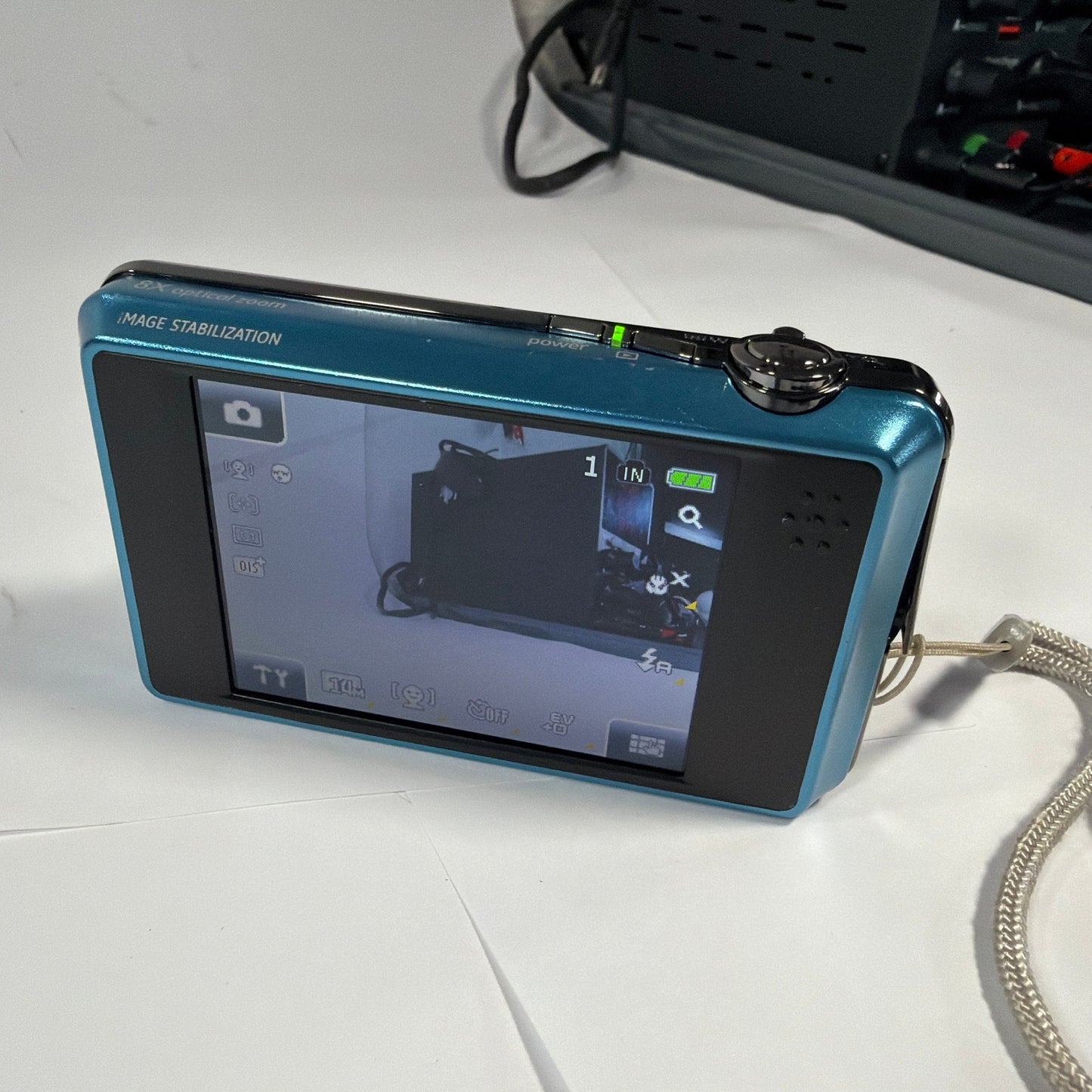 GE E1486TW 14.1MP Blue Digital Camera For Parts SD Card Slot Blocked
