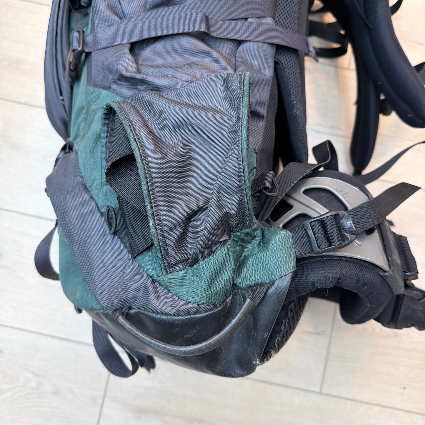 Gregory Baltoro 65L Hiking Backpack Size M Green Gray