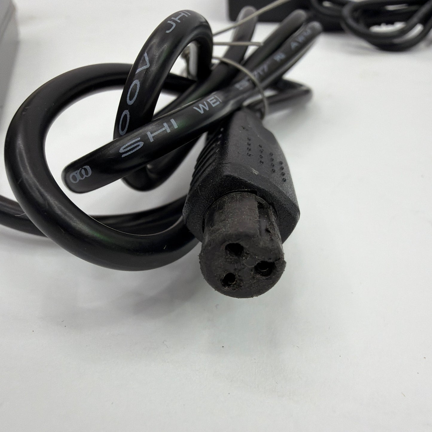 AOI-08420200DD1 42V 2A Switching Power Adapter Charger w/ 3-Pin XLR Style Plug