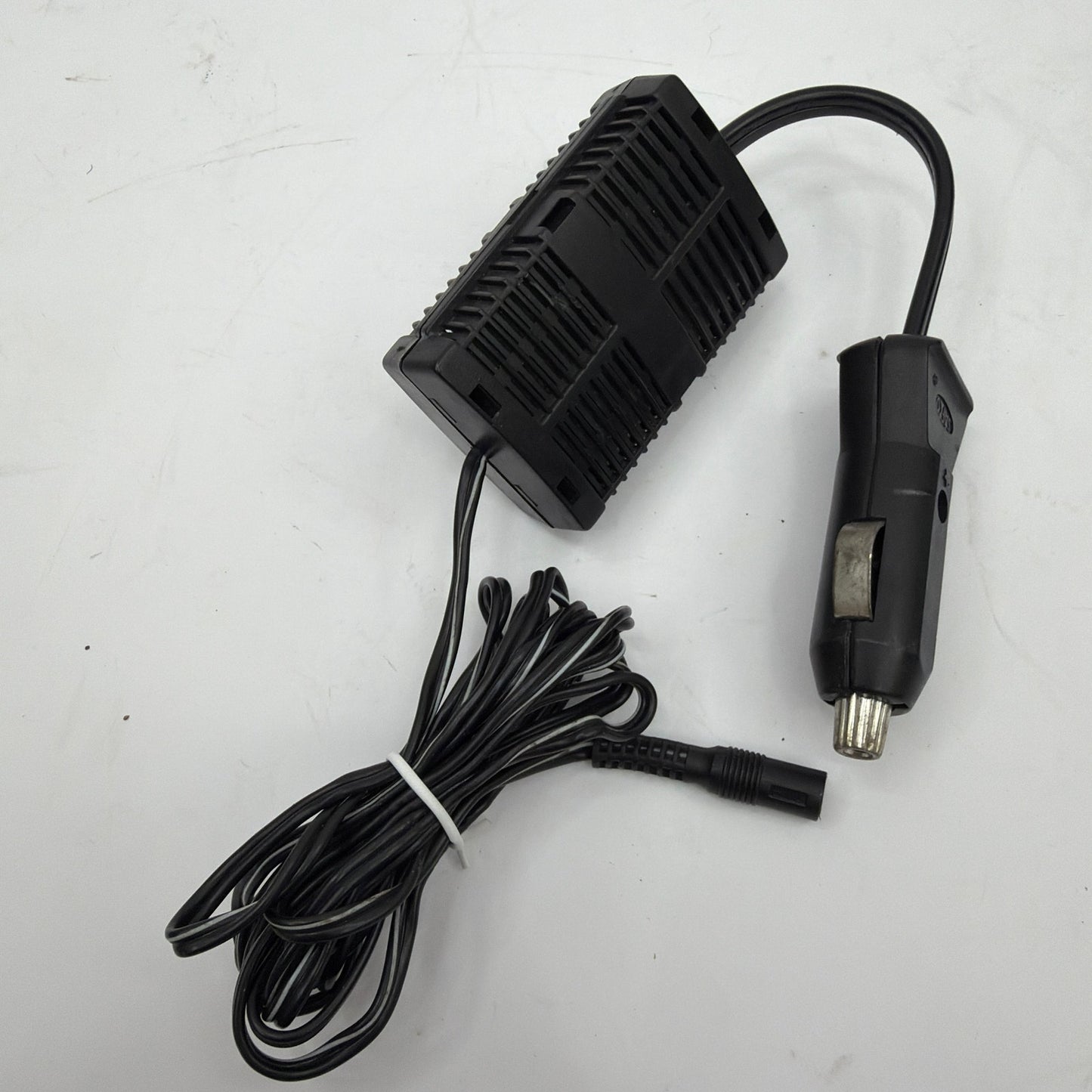 Archer 270-1562E DC Auto Adapter 3/6/9/12V Tested Working