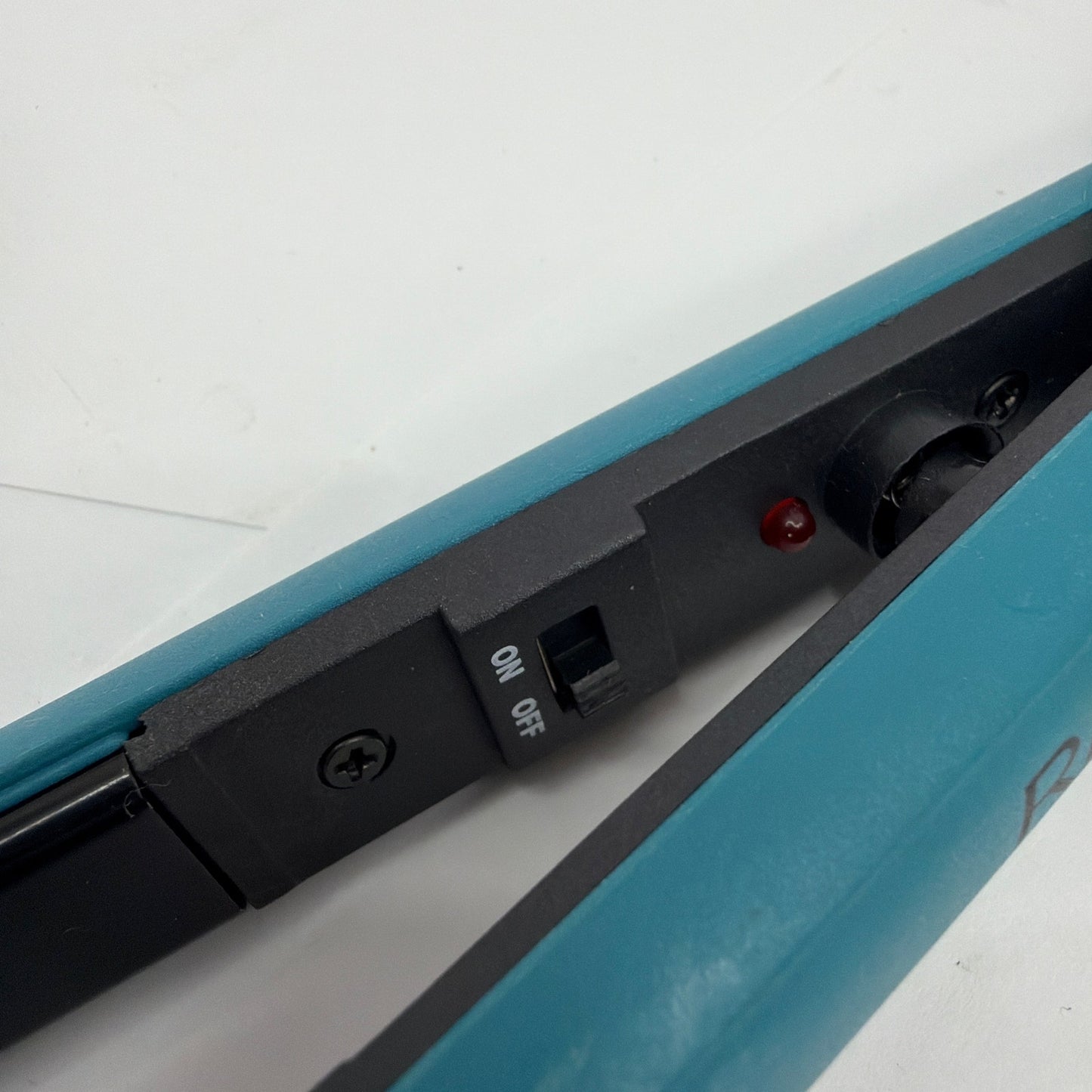 Revlon RVST2029B Ceramic Mini Flat Iron Hair Straightener Teal Black Tested