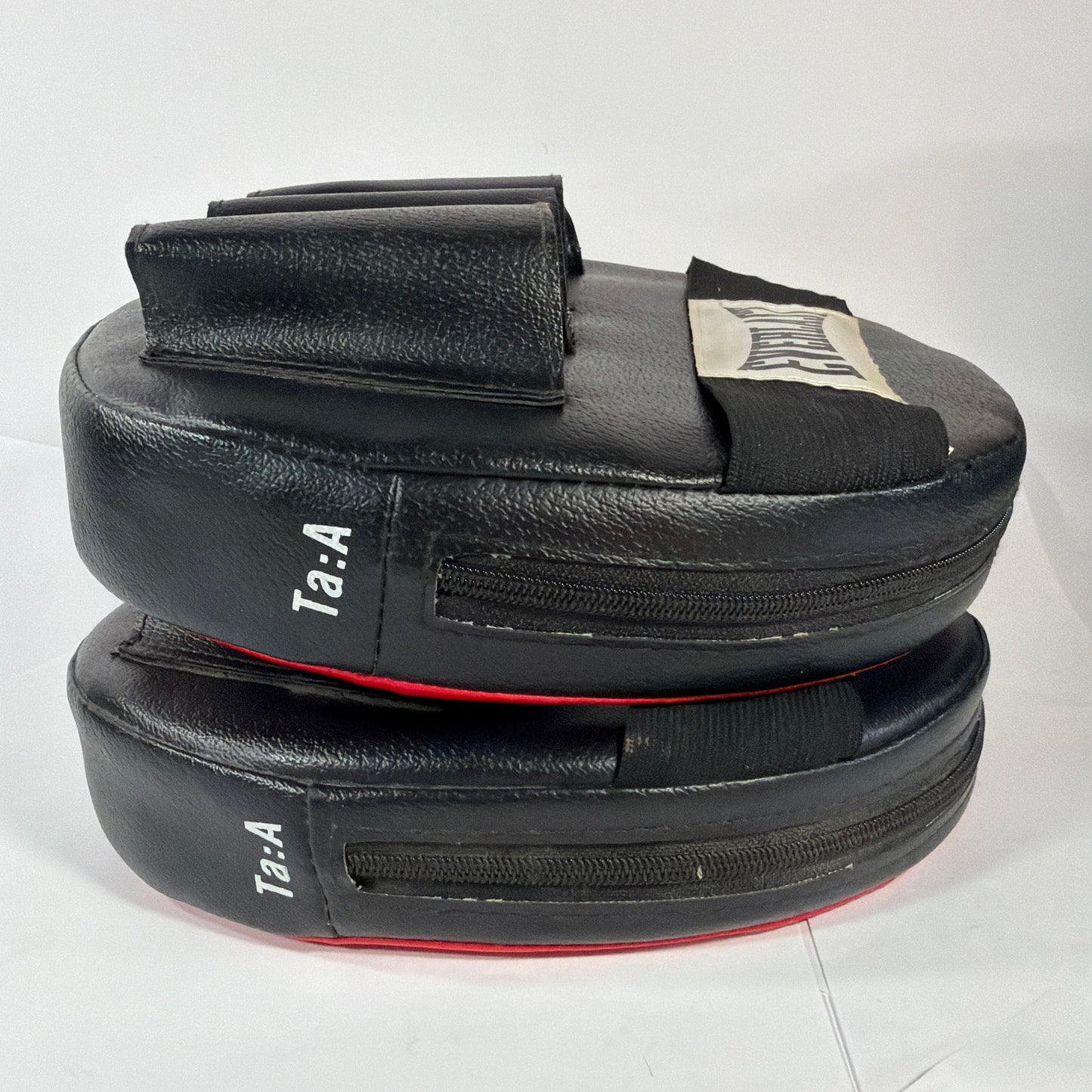 Everlast Boxing Punch Mitts Red Black Focus Pads Pair