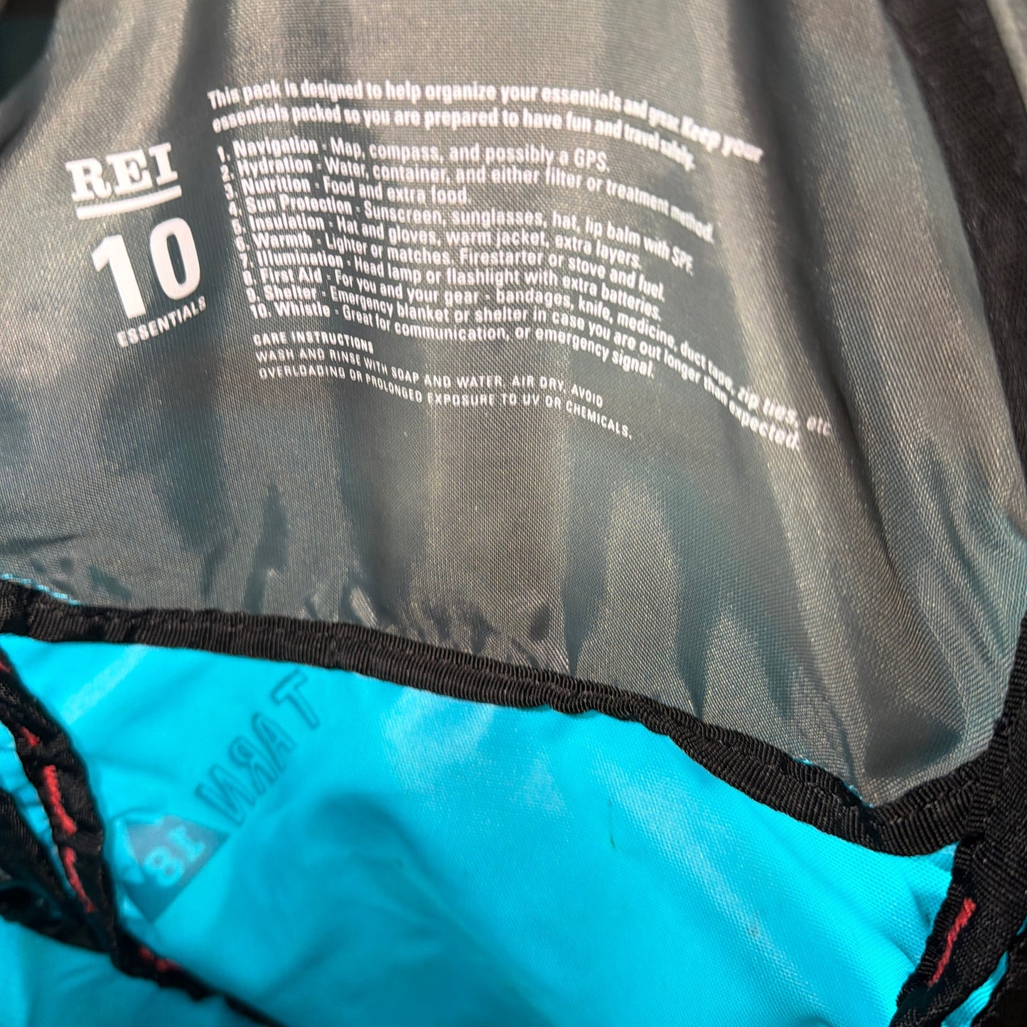 REI Co-op Tarn 18 Youth Hiking Daypack Backpack 18L Teal Blue