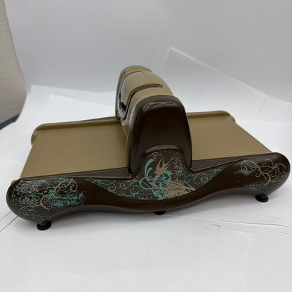 Sizzix BIGkick Model 02 Die Cutting Embossing Machine Brown Tan