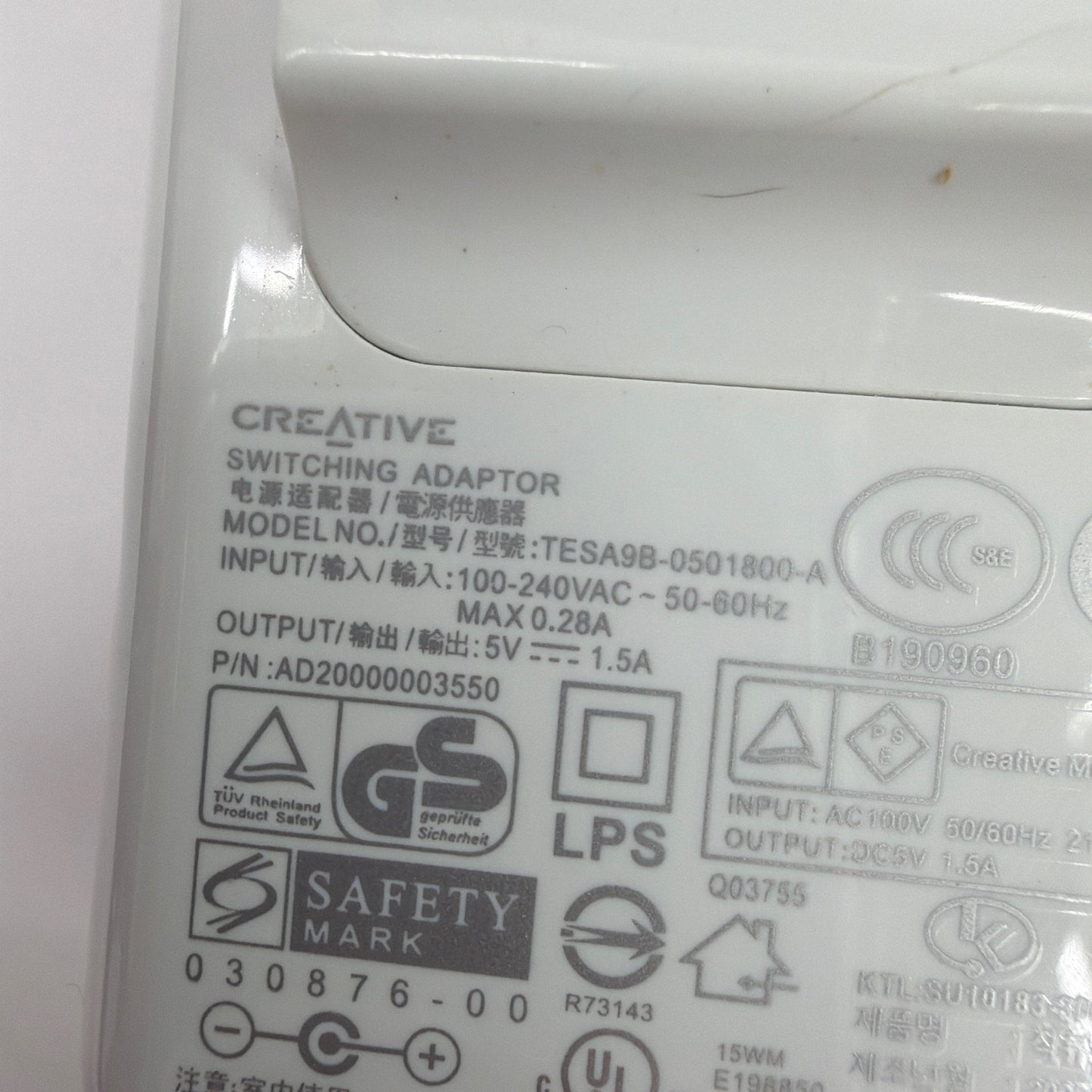 Creative TESA9B-0501800-A 5V 1.5A Switching Power Adapter 4mm Barrel