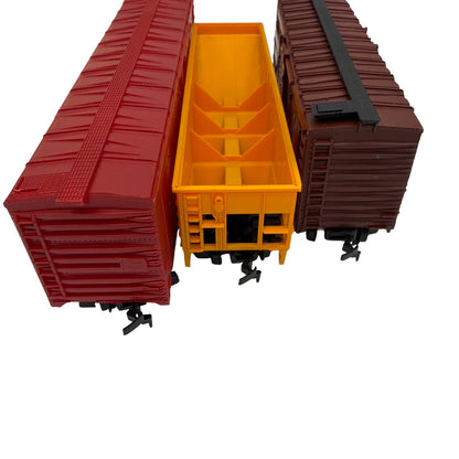 Tyco & Bachmann HO Scale Freight Cars Lot w/ Tyco 24 Trackside Signs & Poles