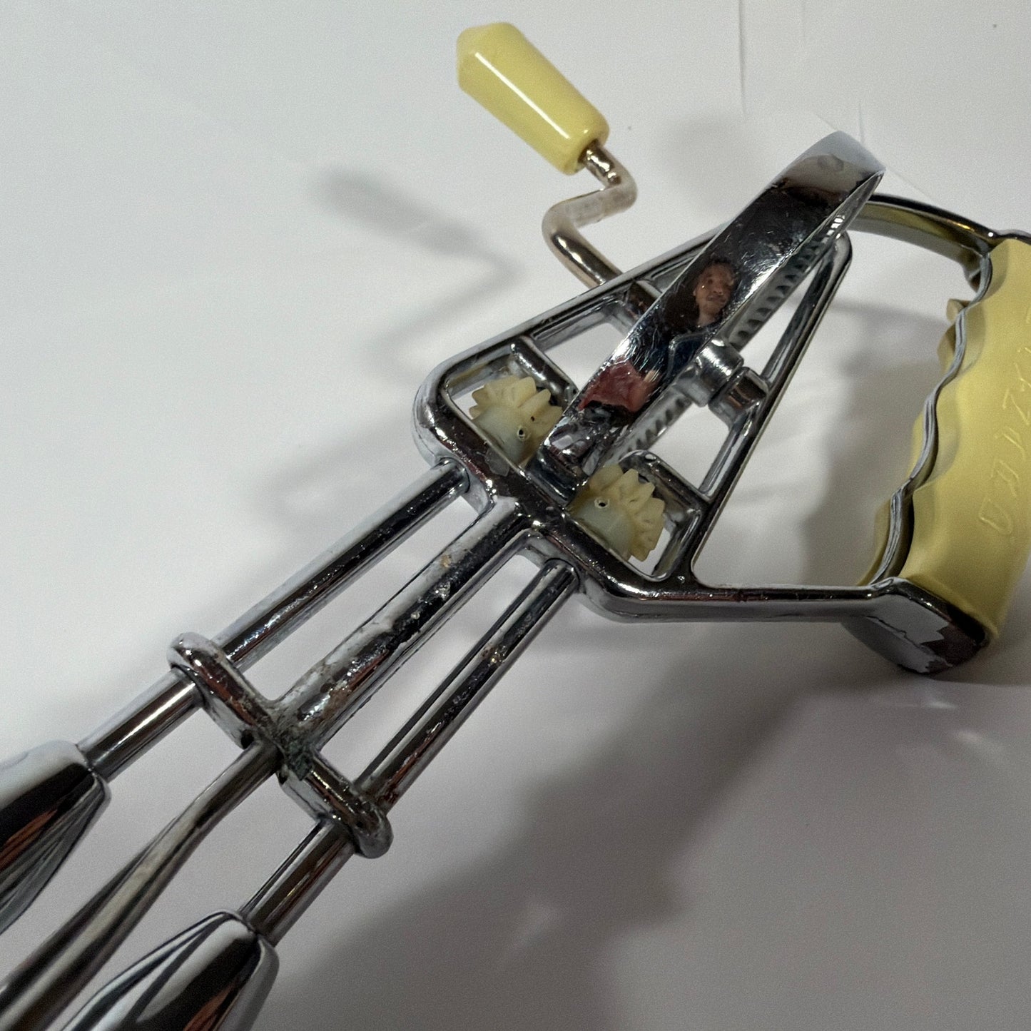 Maynard Manual Hand Crank Egg Beater Mixer Yellow Handle Chrome Cracked Handle