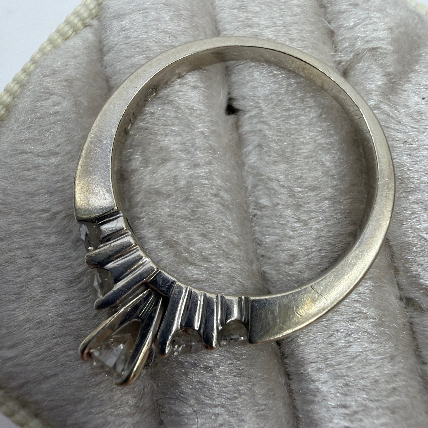 14K White Gold Diamond Ring Size 8 0.30ct Center With Paperwork