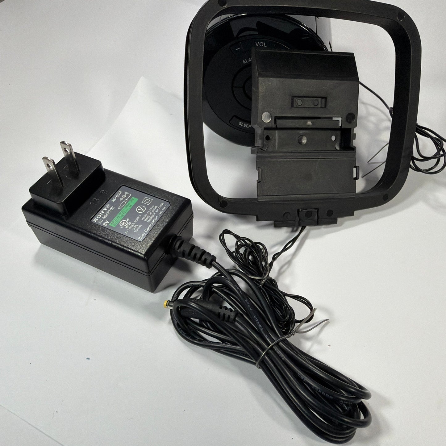 Sony ICF-C11iP Dream Machine AM/FM Clock Radio Lightning iPhone Dock Tested
