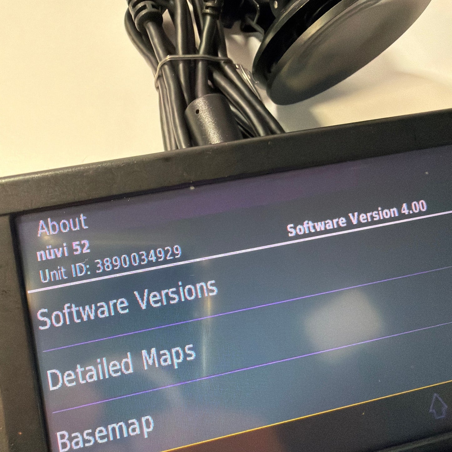 Garmin nüvi 52LM 5" GPS Navigator w/ Mount Car Charger USB Tested