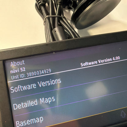 Garmin nüvi 52LM 5" GPS Navigator w/ Mount Car Charger USB Tested