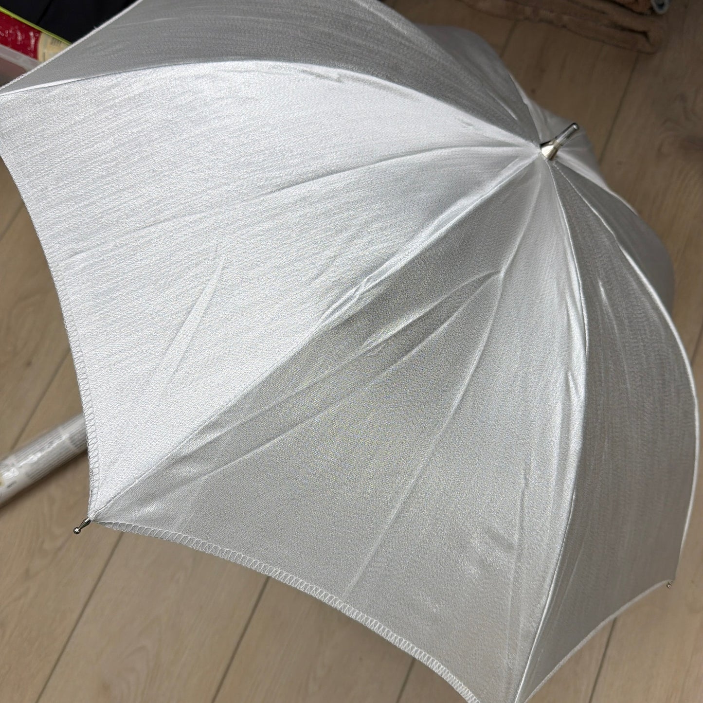 Lowel Tota-Brella 25 Inch Silver Reflective Photo Umbrella