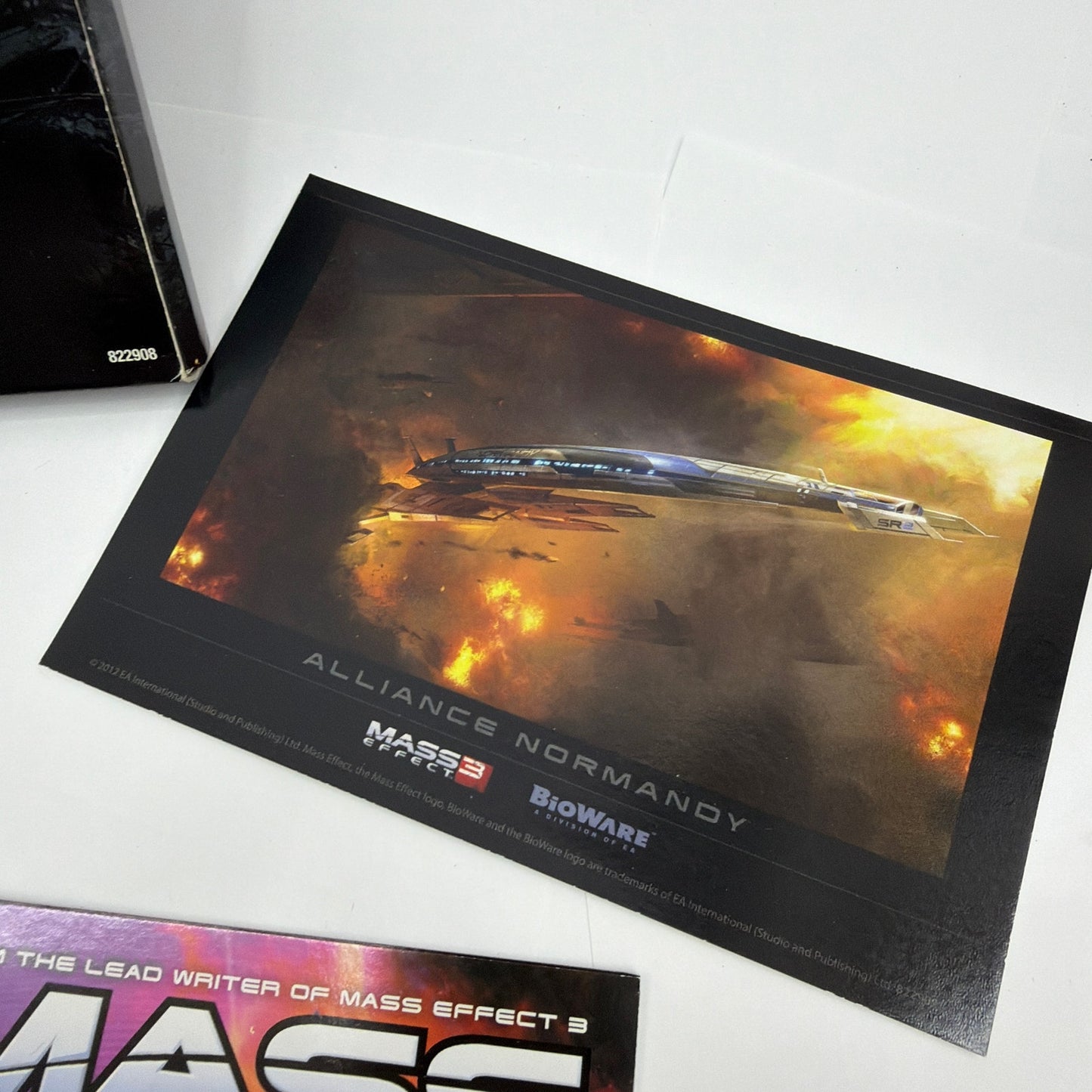 Mass Effect 3 N7 Collector's Edition Extras Art Book Patch Box BioWare