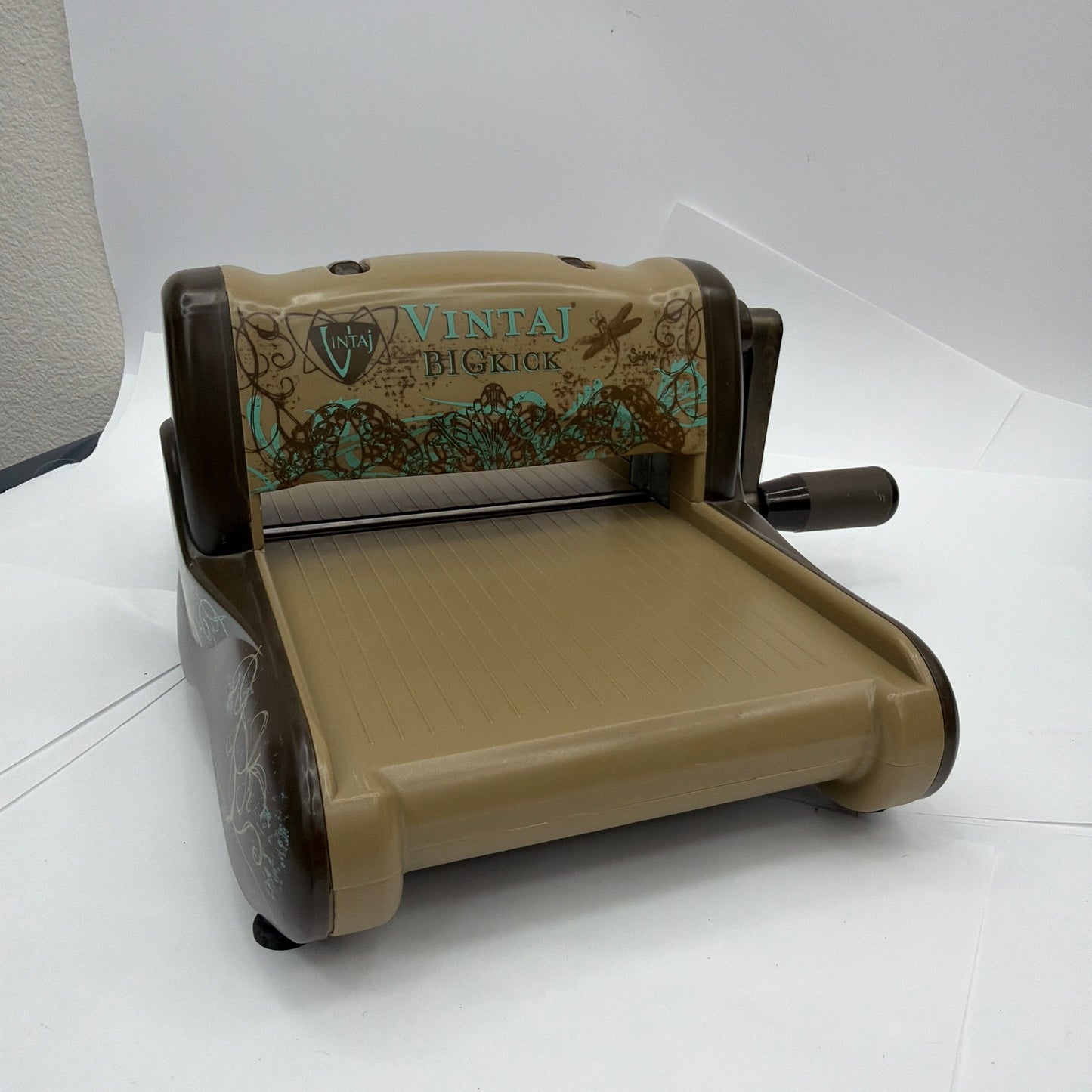 Sizzix BIGkick Model 02 Die Cutting Embossing Machine Brown Tan