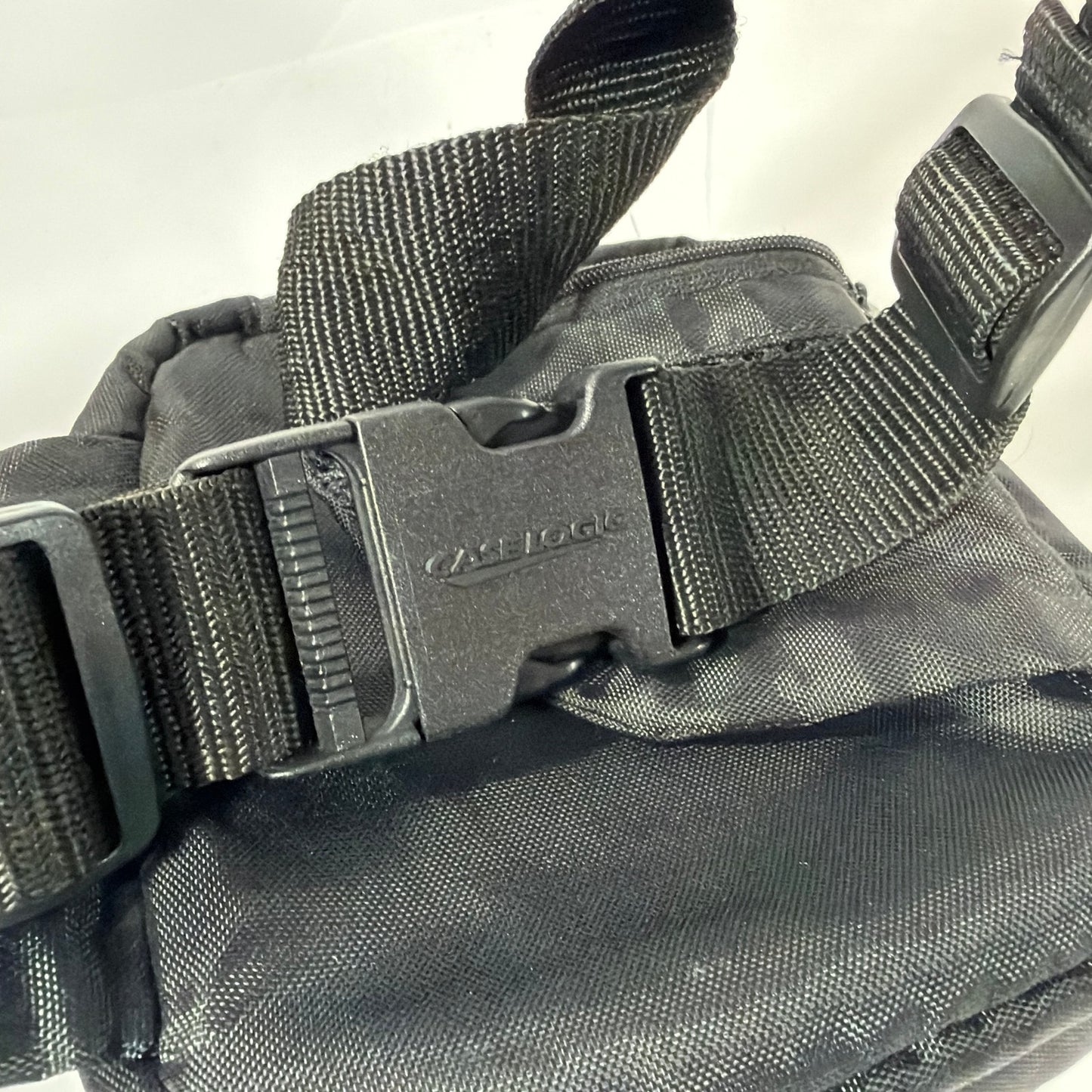 Case Logic Portable CD Player Fanny Pack Waist Bag Black