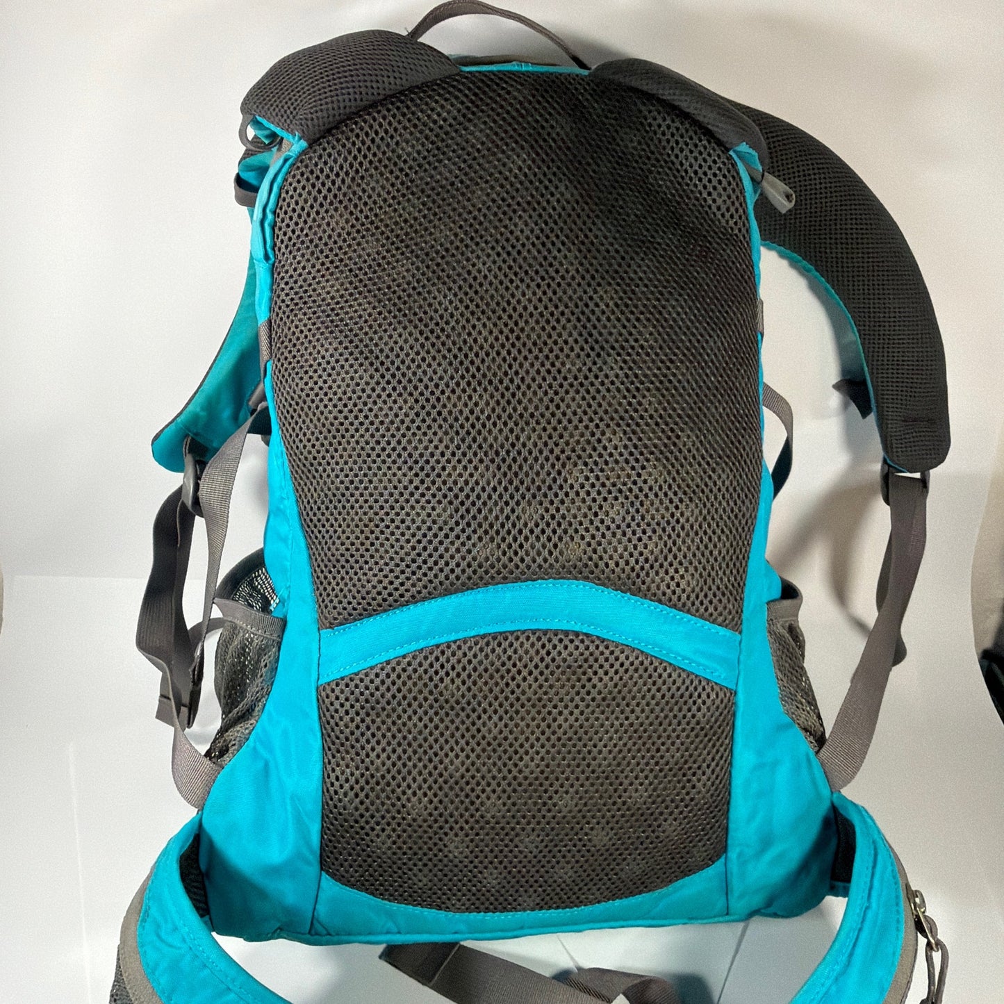 REI Co-op Tarn 18 Youth Hiking Daypack Backpack 18L Teal Blue