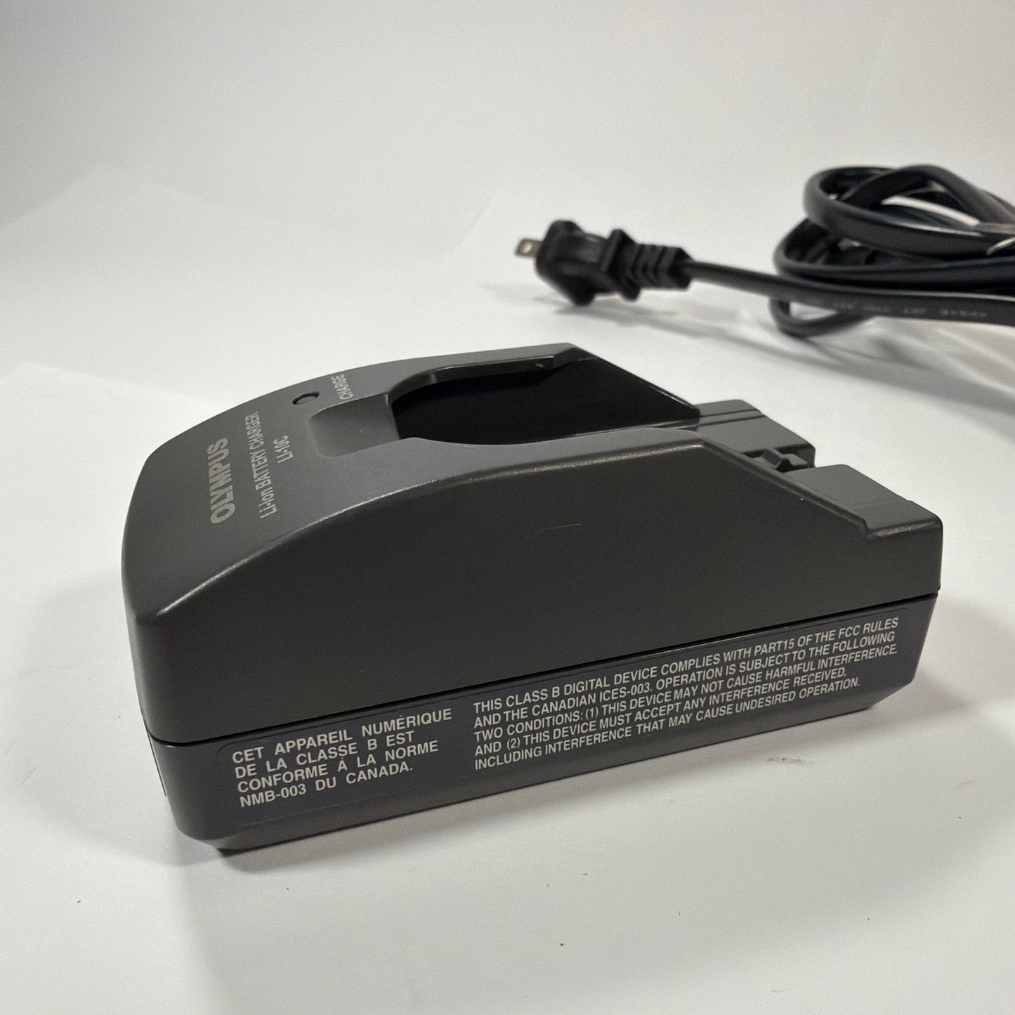 Olympus LI-10C Li-Ion Battery Charger with Power Cord Tested Working