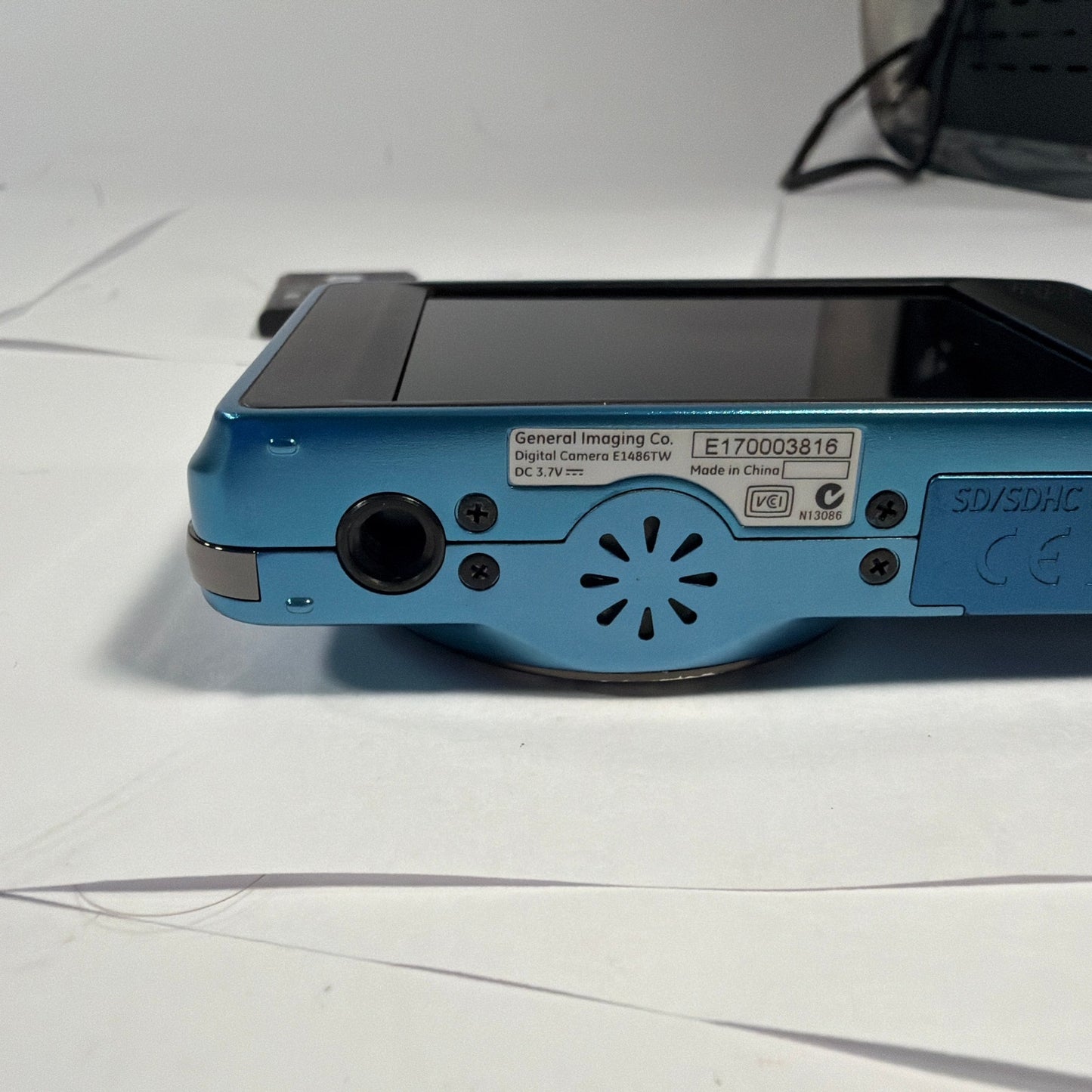 GE E1486TW 14.1MP Blue Digital Camera For Parts SD Card Slot Blocked