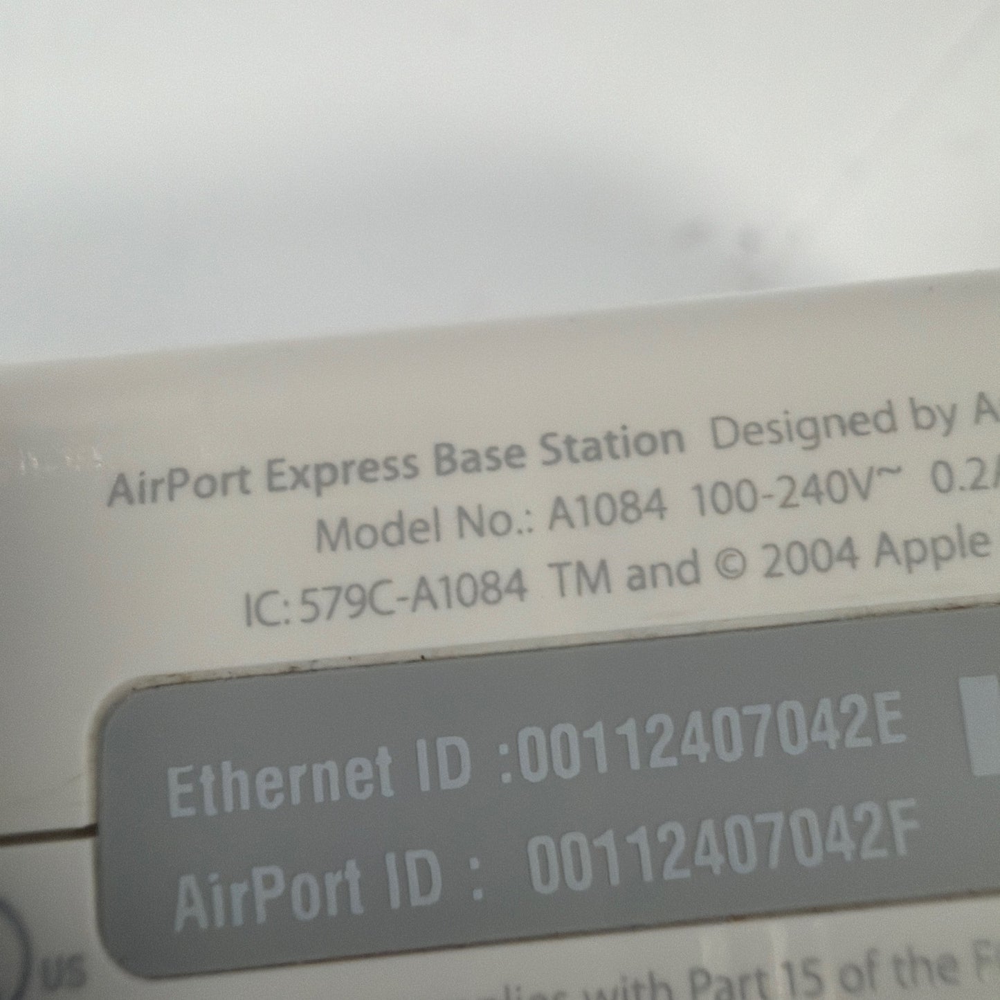 Apple AirPort Express Base Station Model A1084 Wireless G Router White