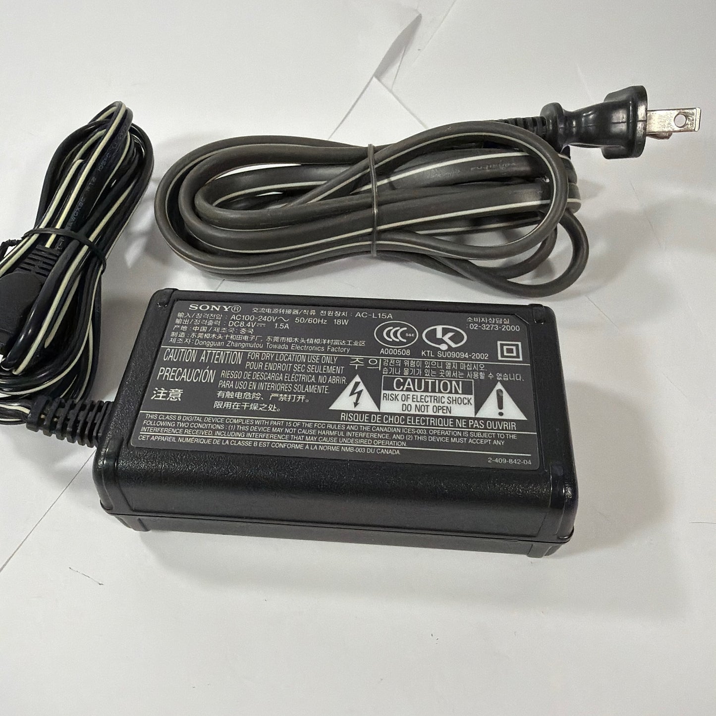Sony AC-L15A 8.4V 1.5A AC Power Adapter Charger with Cords