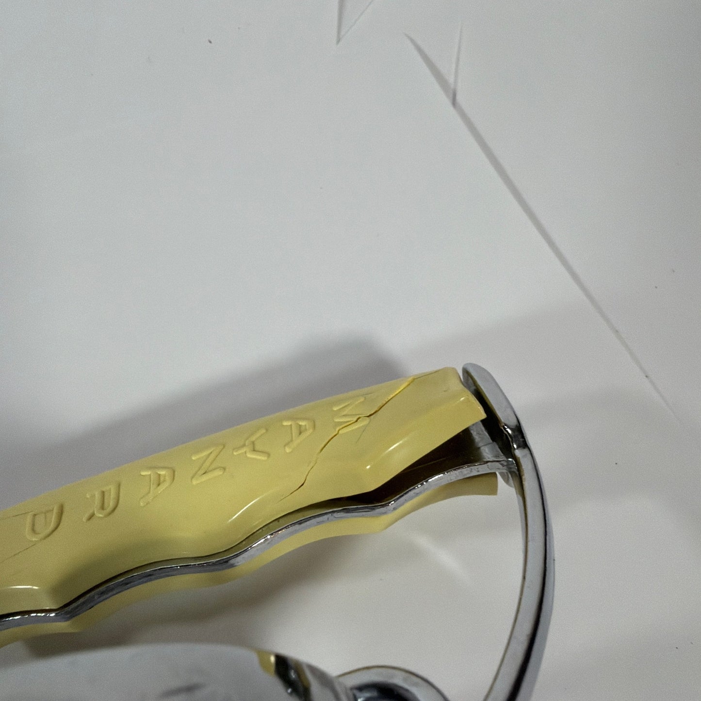 Maynard Manual Hand Crank Egg Beater Mixer Yellow Handle Chrome Cracked Handle
