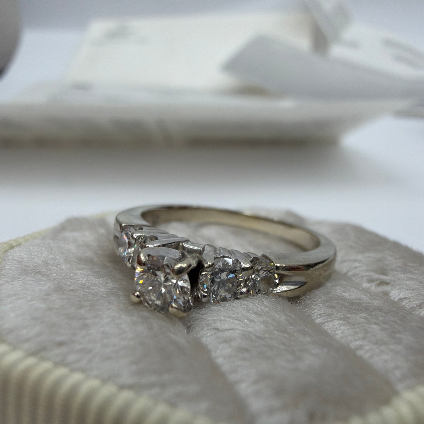 14K White Gold Diamond Ring Size 8 0.30ct Center With Paperwork