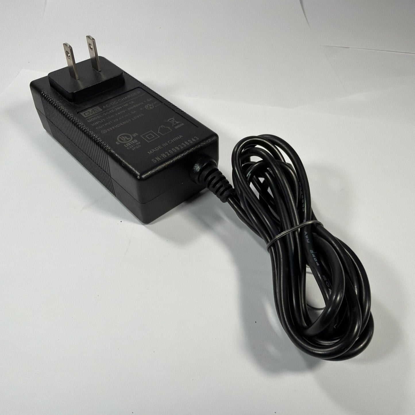 GVE GC42-294150-1A AC/DC Charger 29.4V 1.5A 3-Pin Round Connector