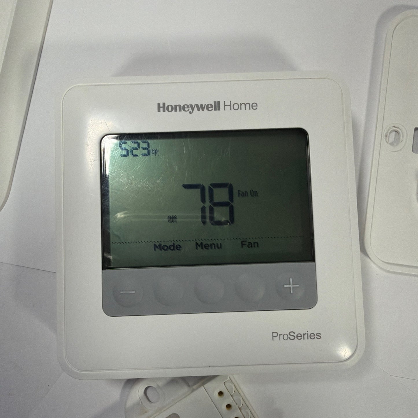 Honeywell Home ProSeries TH4110U2005 T4 Pro Programmable Thermostat White