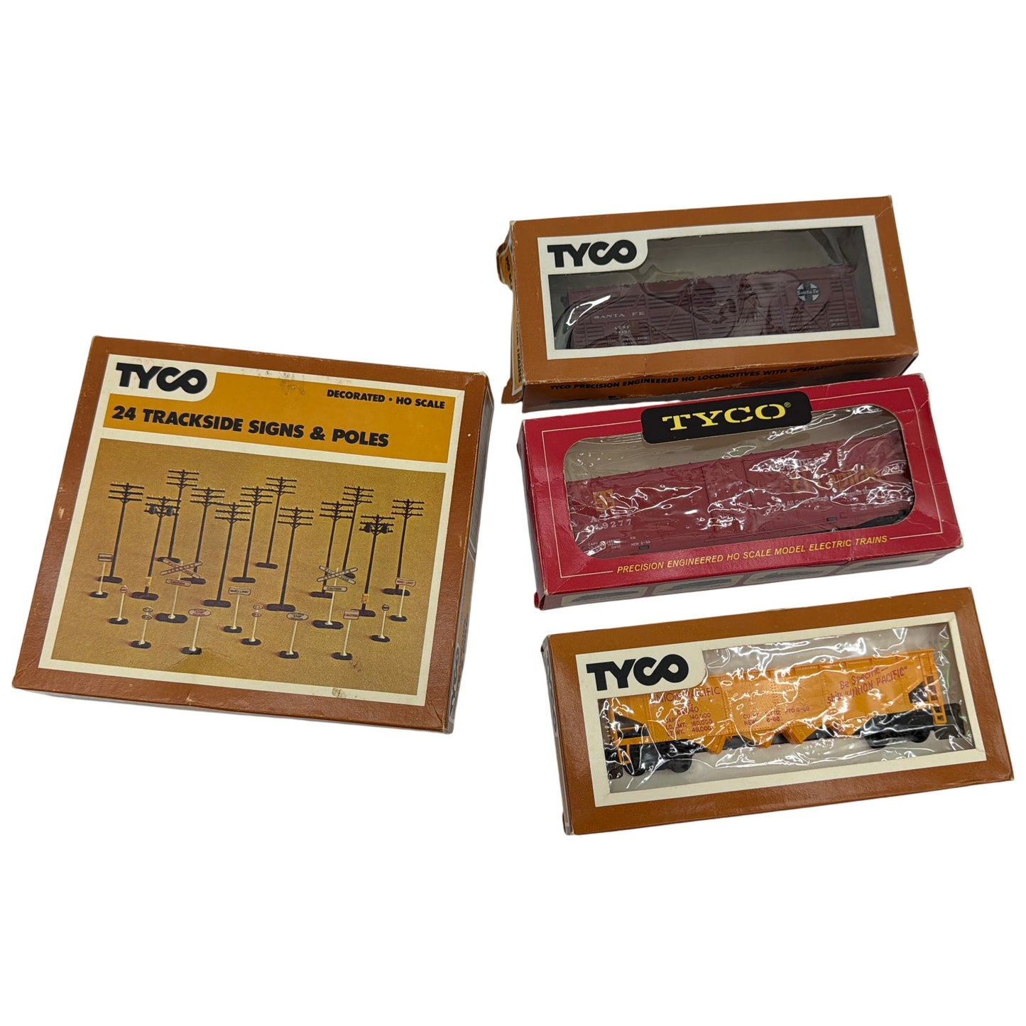Tyco & Bachmann HO Scale Freight Cars Lot w/ Tyco 24 Trackside Signs & Poles