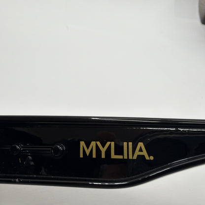 MYLIIA Black Oversized Square Mirrored Sunglasses