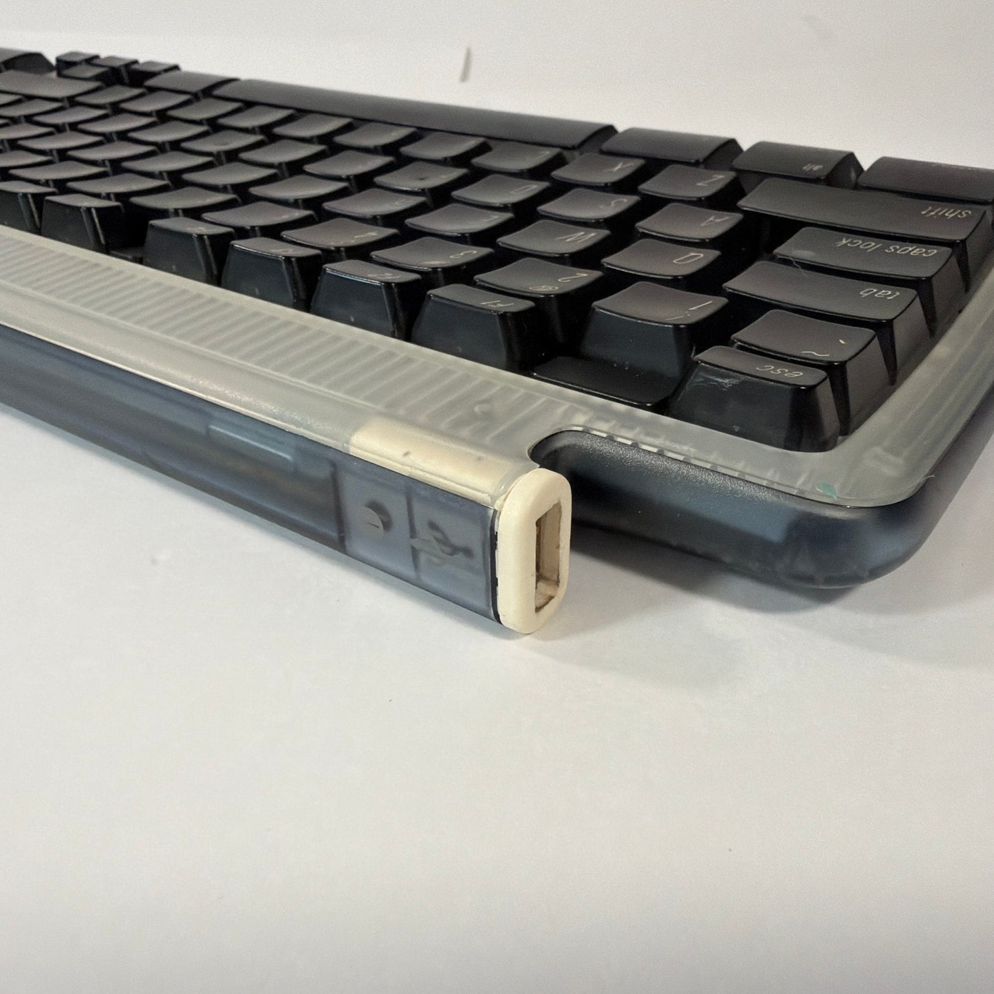 Apple USB Wired Keyboard Model M2452 Graphite/Translucent w/ Numeric Keypad
